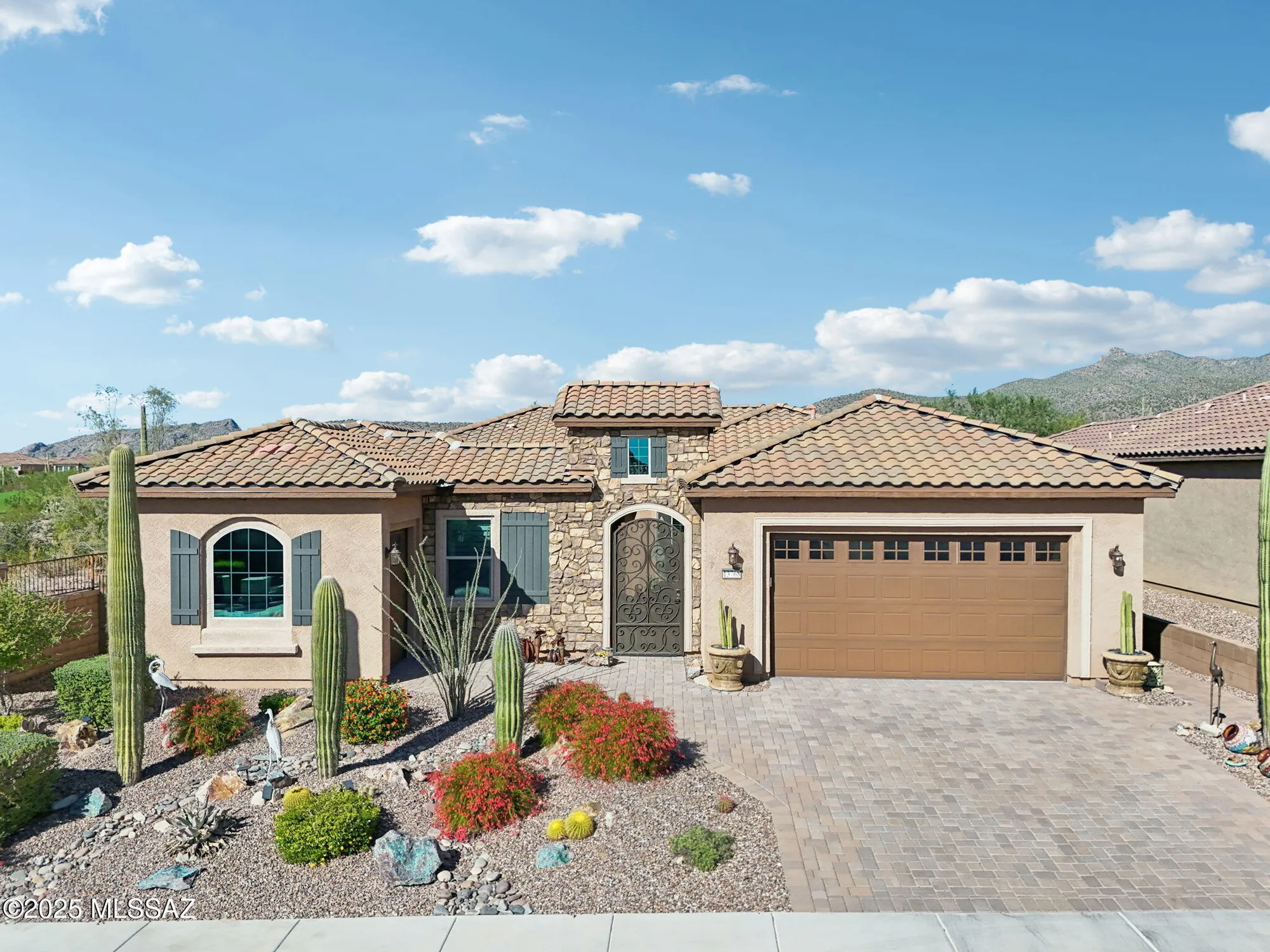 Property Slideshow image 2 of 50 | 13768 n rim trl, Marana, AZ, 85658