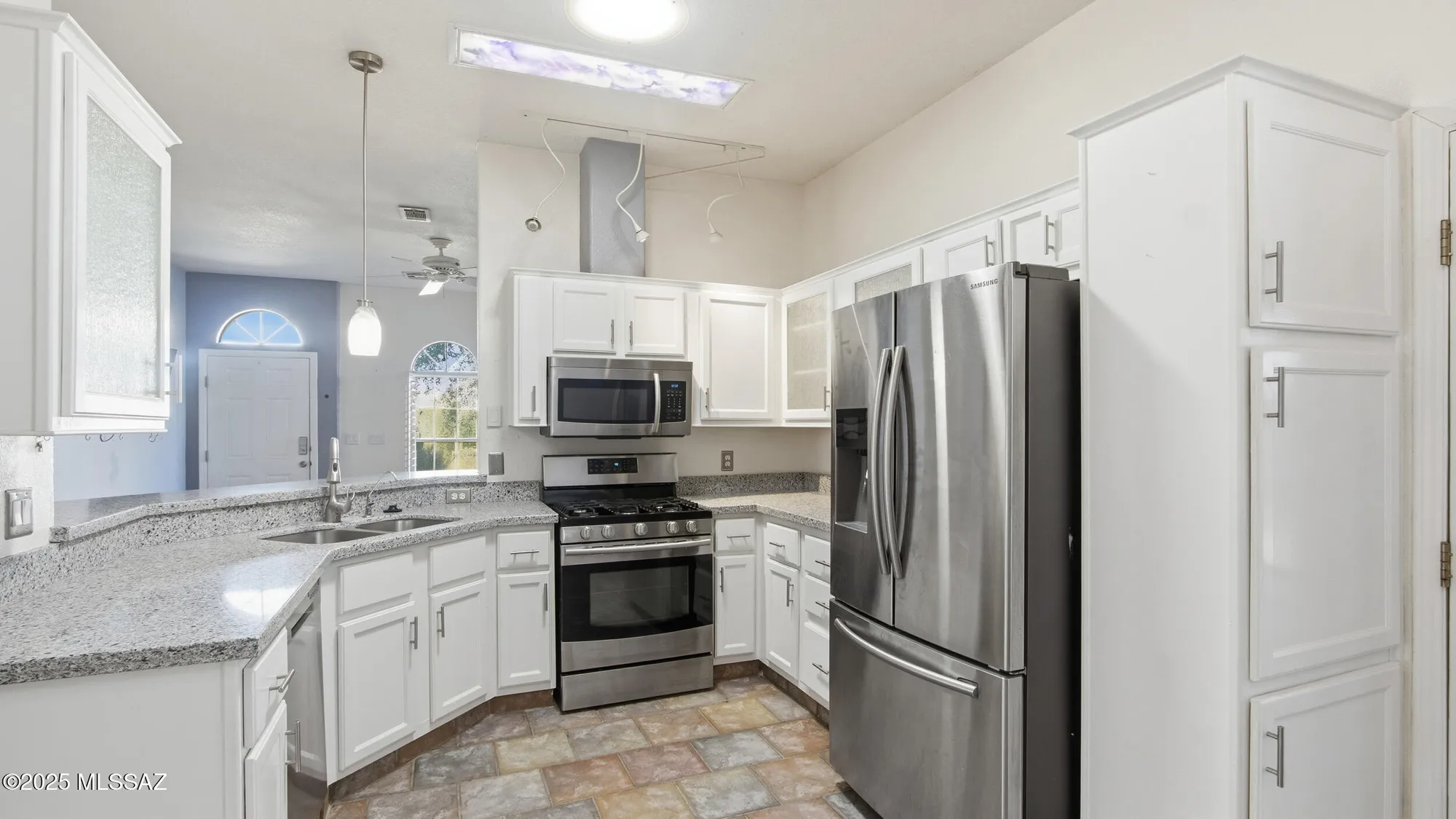 Property Slideshow image 9 of 28 | 1129 w calle querida, Sahuarita, AZ, 85629