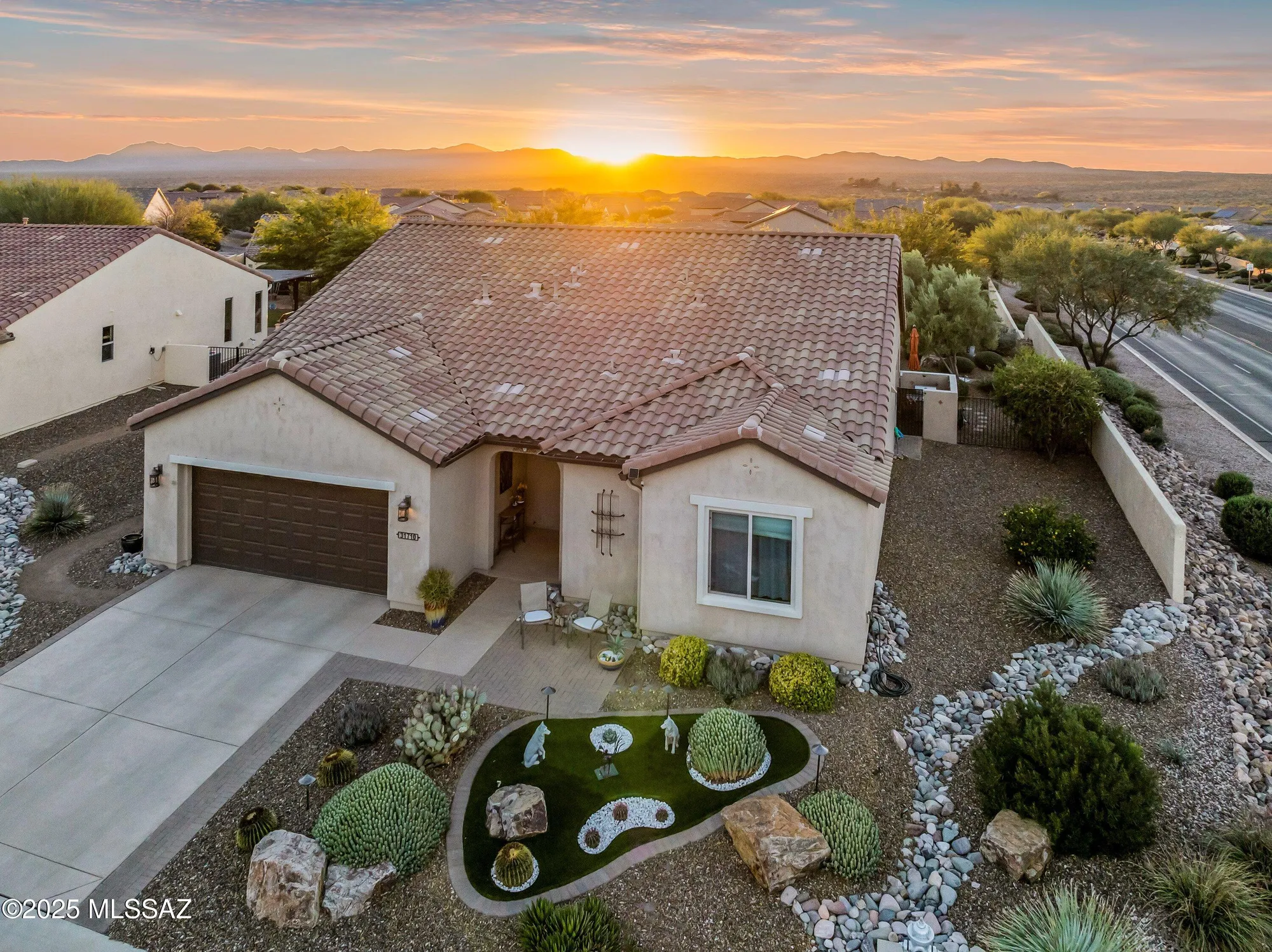 Property Slideshow image 2 of 50 | 31710 s summerwind dr, Oracle, AZ, 85623