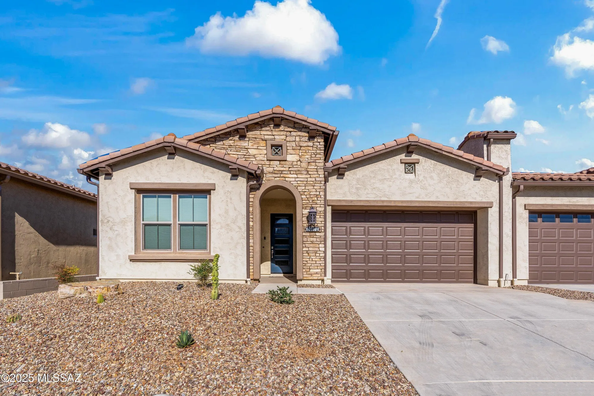 Property Slideshow image 3 of 45 | 62870 e thunder rock dr, Saddlebrooke, AZ, 85739