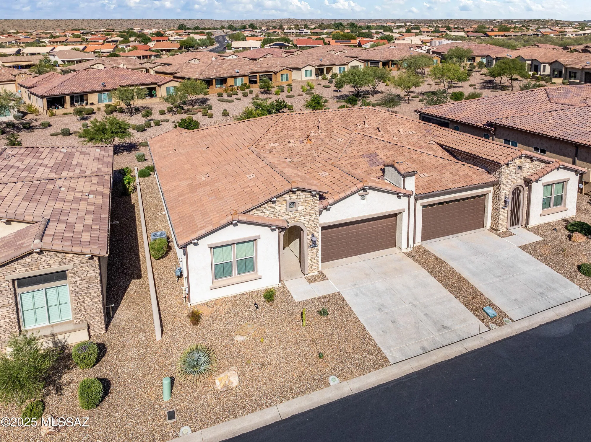 Property Slideshow image 41 of 45 | 62870 e thunder rock dr, Saddlebrooke, AZ, 85739