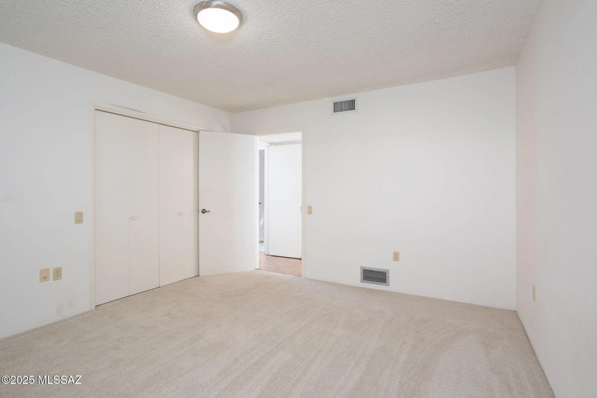 Property Slideshow image 17 of 50 | 959 s las lomas cir, Green Valley, AZ, 85614