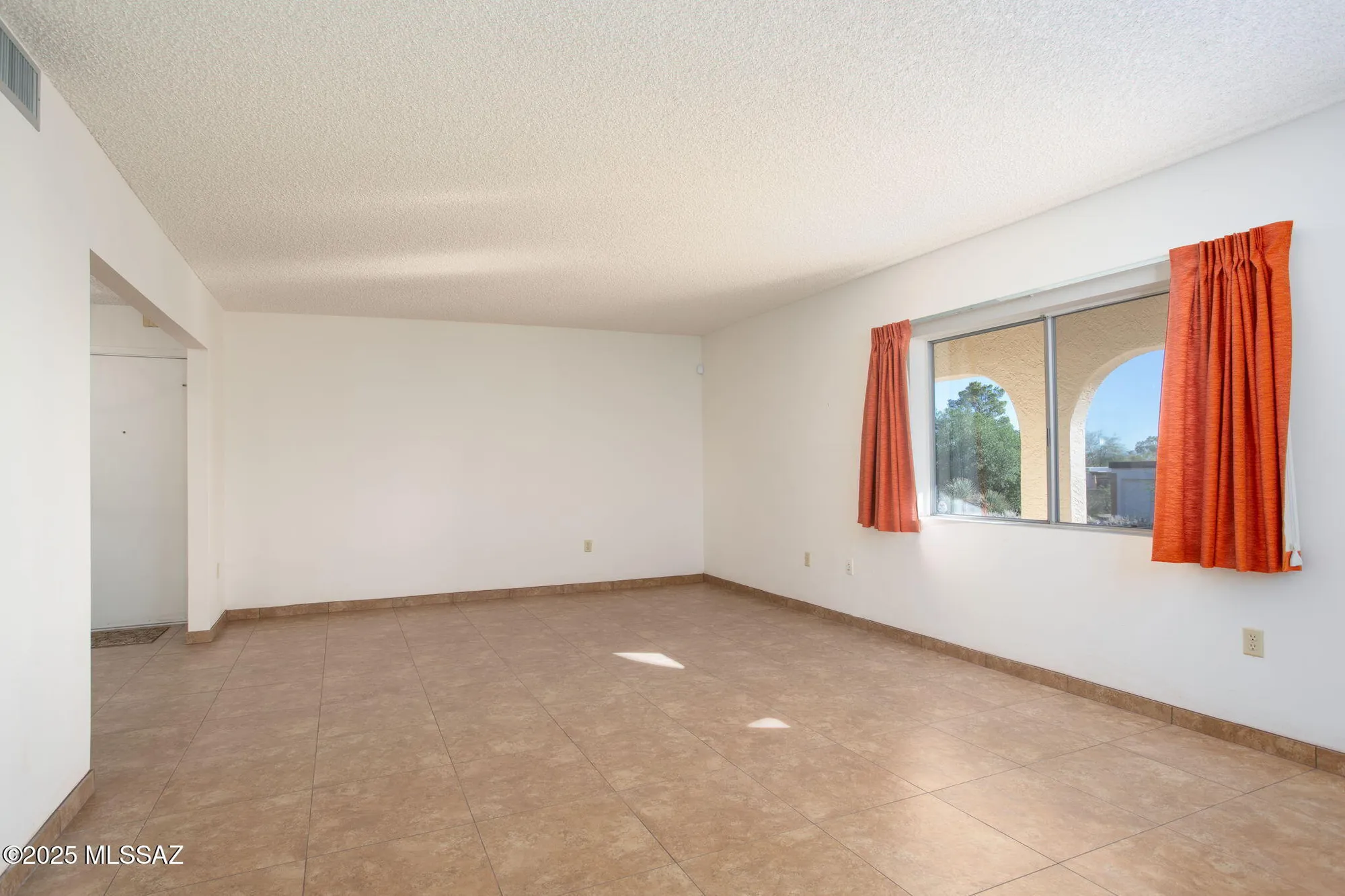 Property Slideshow image 10 of 50 | 959 s las lomas cir, Green Valley, AZ, 85614