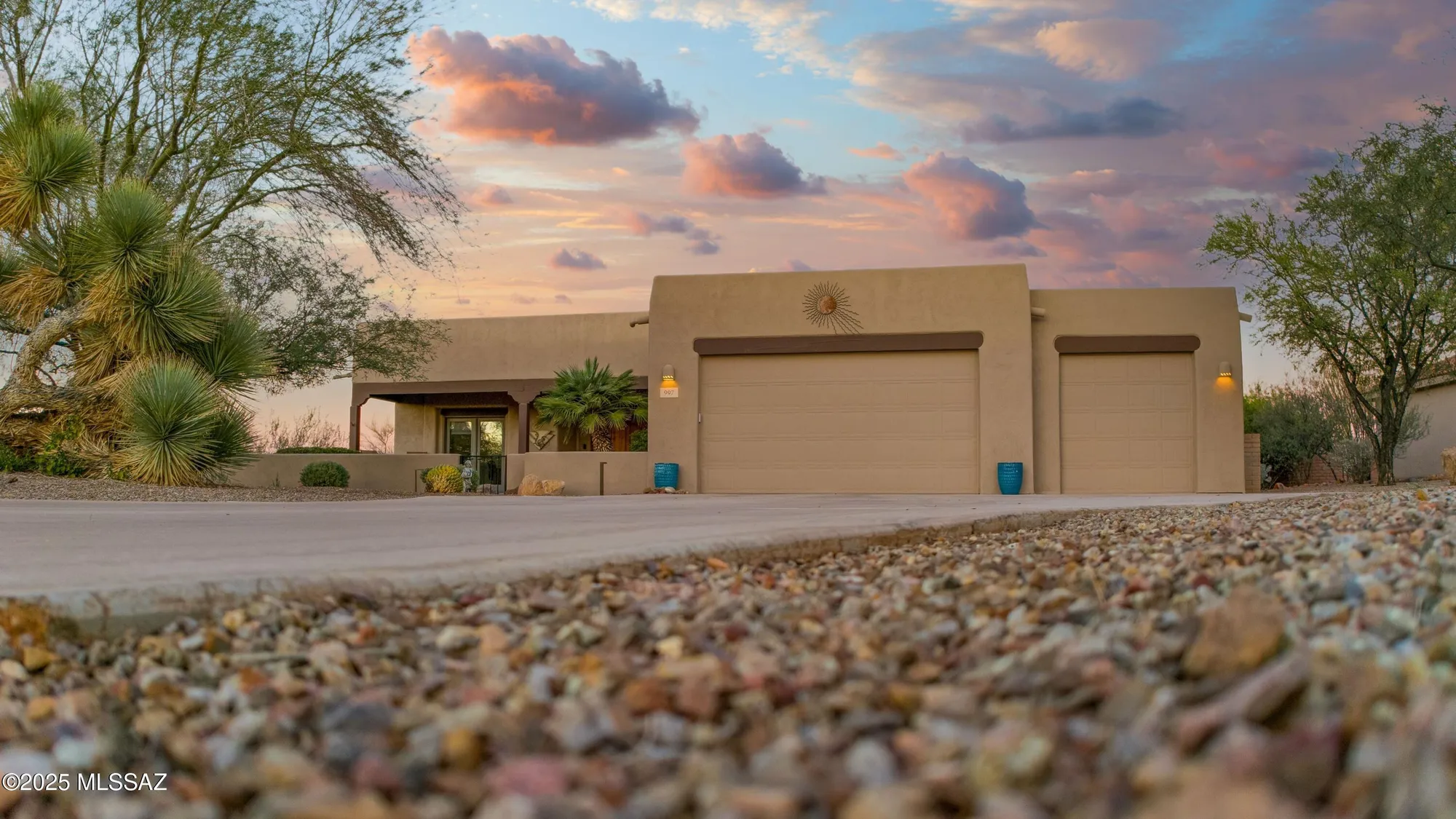 Property Slideshow image 1 of 32 | 997 e josephine saddle pl, Green Valley, AZ, 85614