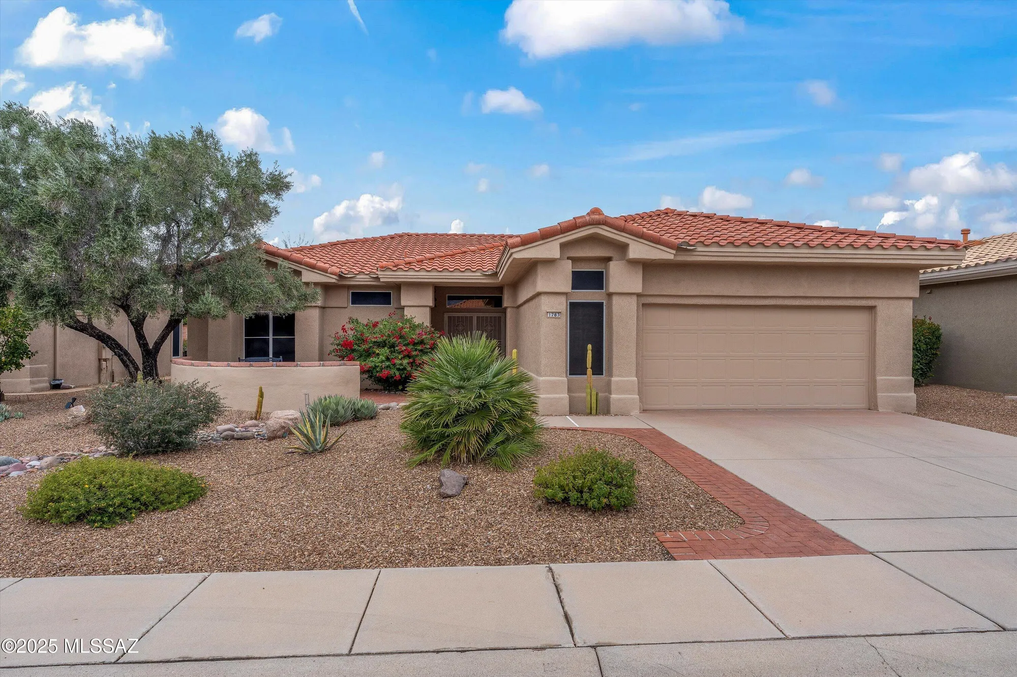 Property Slideshow image 1 of 38 | 1783 e anza way, Oro Valley, AZ, 85755