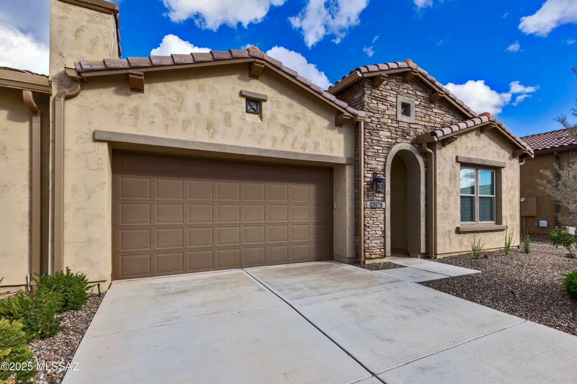 Property Slideshow image 1 of 39 | 30611 s osprey dr, Oracle, AZ, 85623