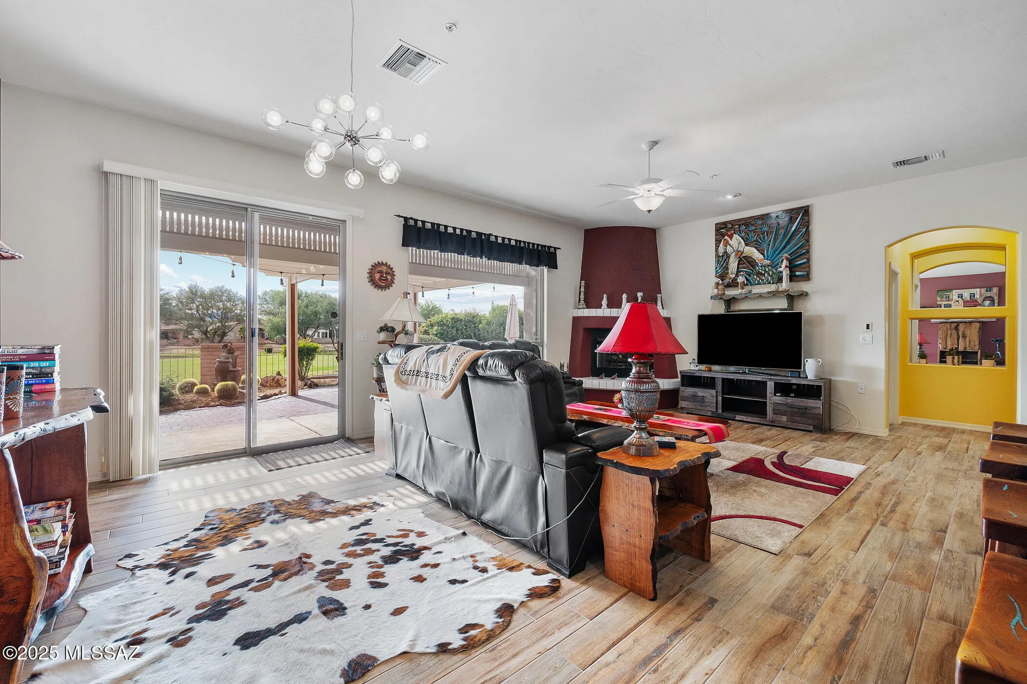 Property Slideshow image 3 of 33 | 703 w greenview pl, Green Valley, AZ, 85614