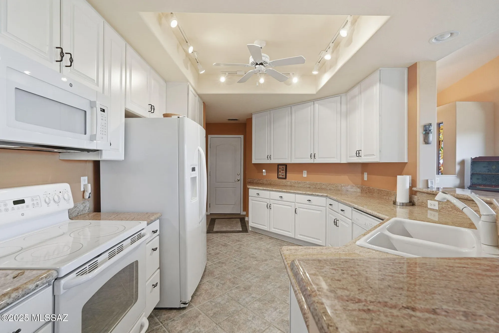Property Slideshow image 14 of 43 | 660 n cedar bend ave, Green Valley, AZ, 85614