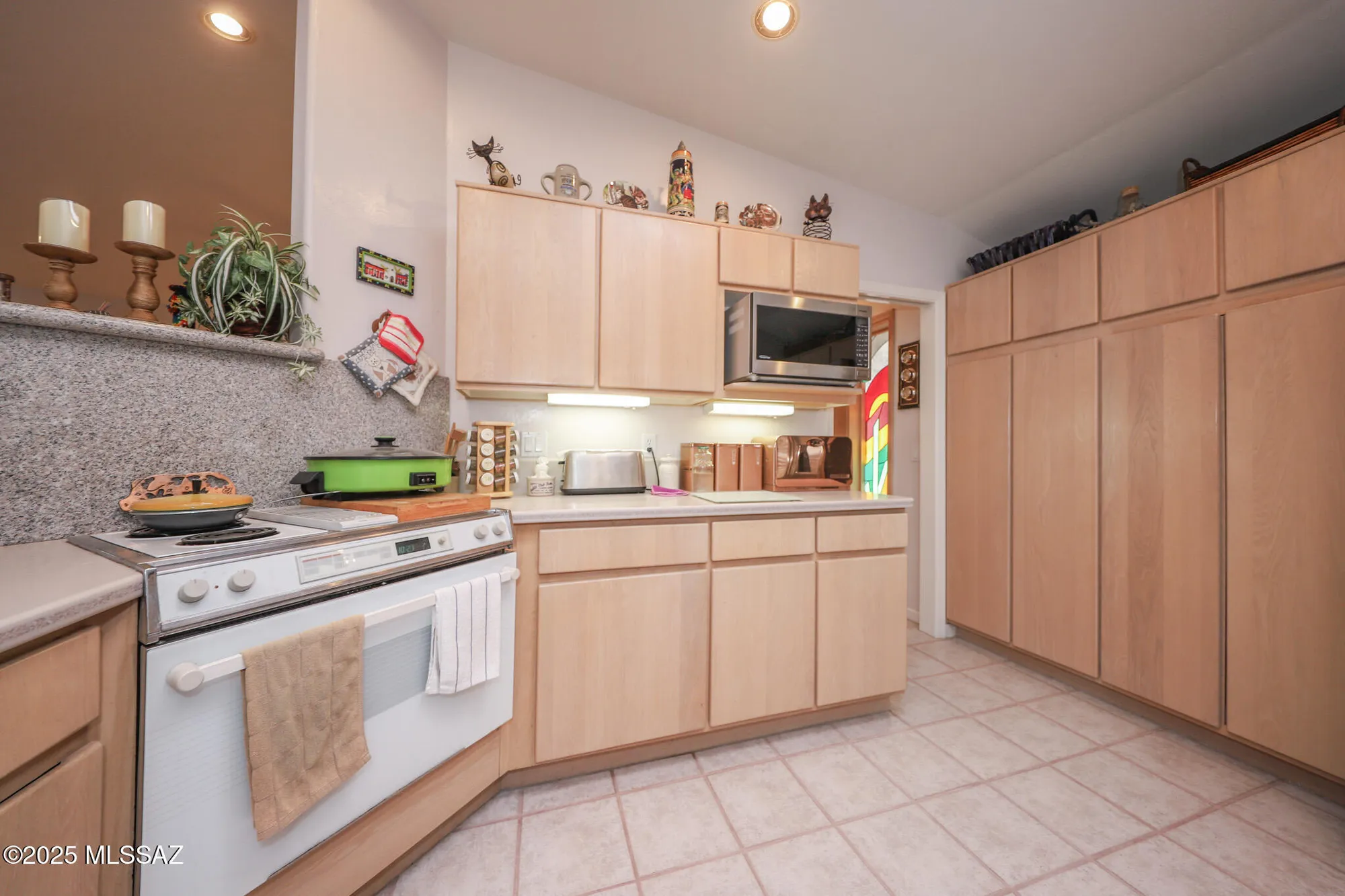 Property Slideshow image 15 of 21 | 1964 s abrego dr, Green Valley, AZ, 85614