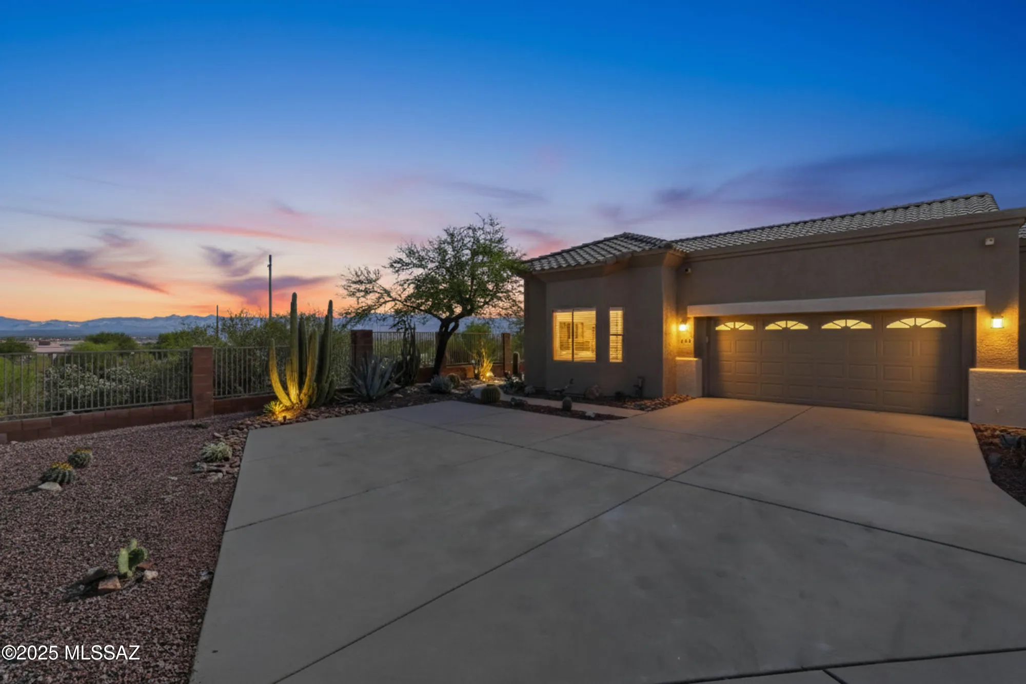 Property Slideshow image 2 of 43 | 660 n cedar bend ave, Green Valley, AZ, 85614