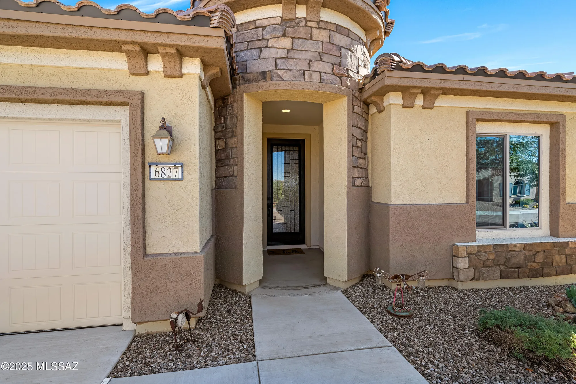 Property Slideshow image 3 of 31 | 6827 w cliff spring trl, Marana, AZ, 85658