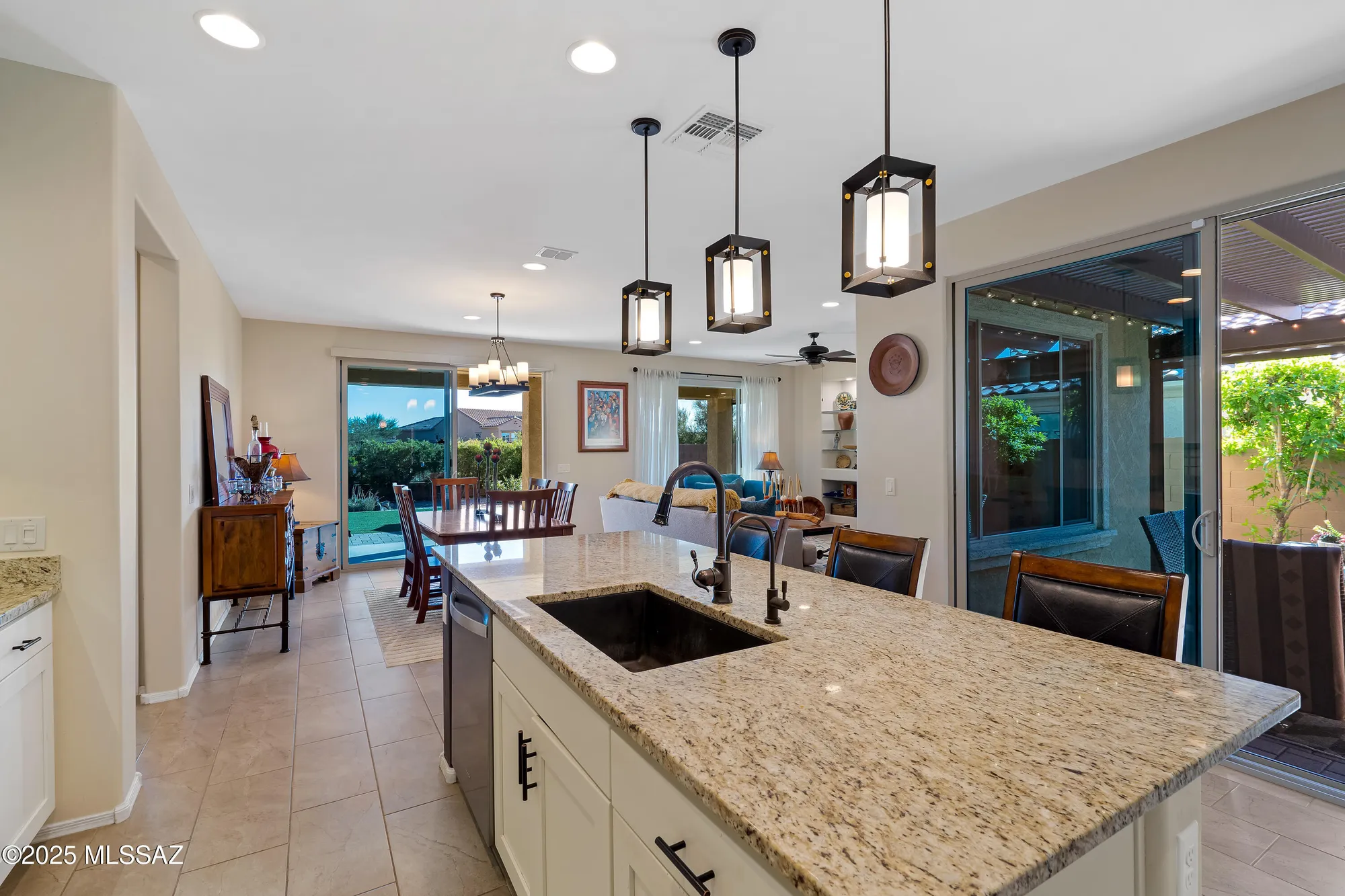 Property Slideshow image 13 of 31 | 6827 w cliff spring trl, Marana, AZ, 85658