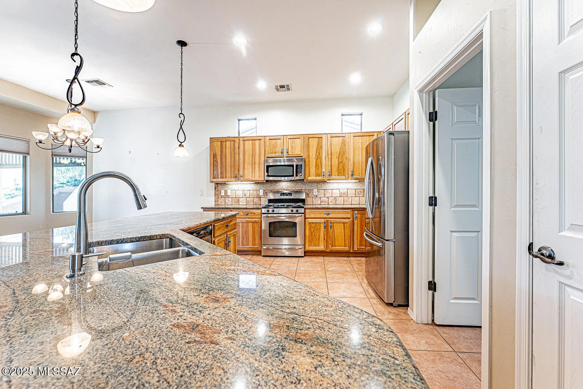 Property Slideshow image 13 of 49 | 917 w bosch dr, Green Valley, AZ, 85614