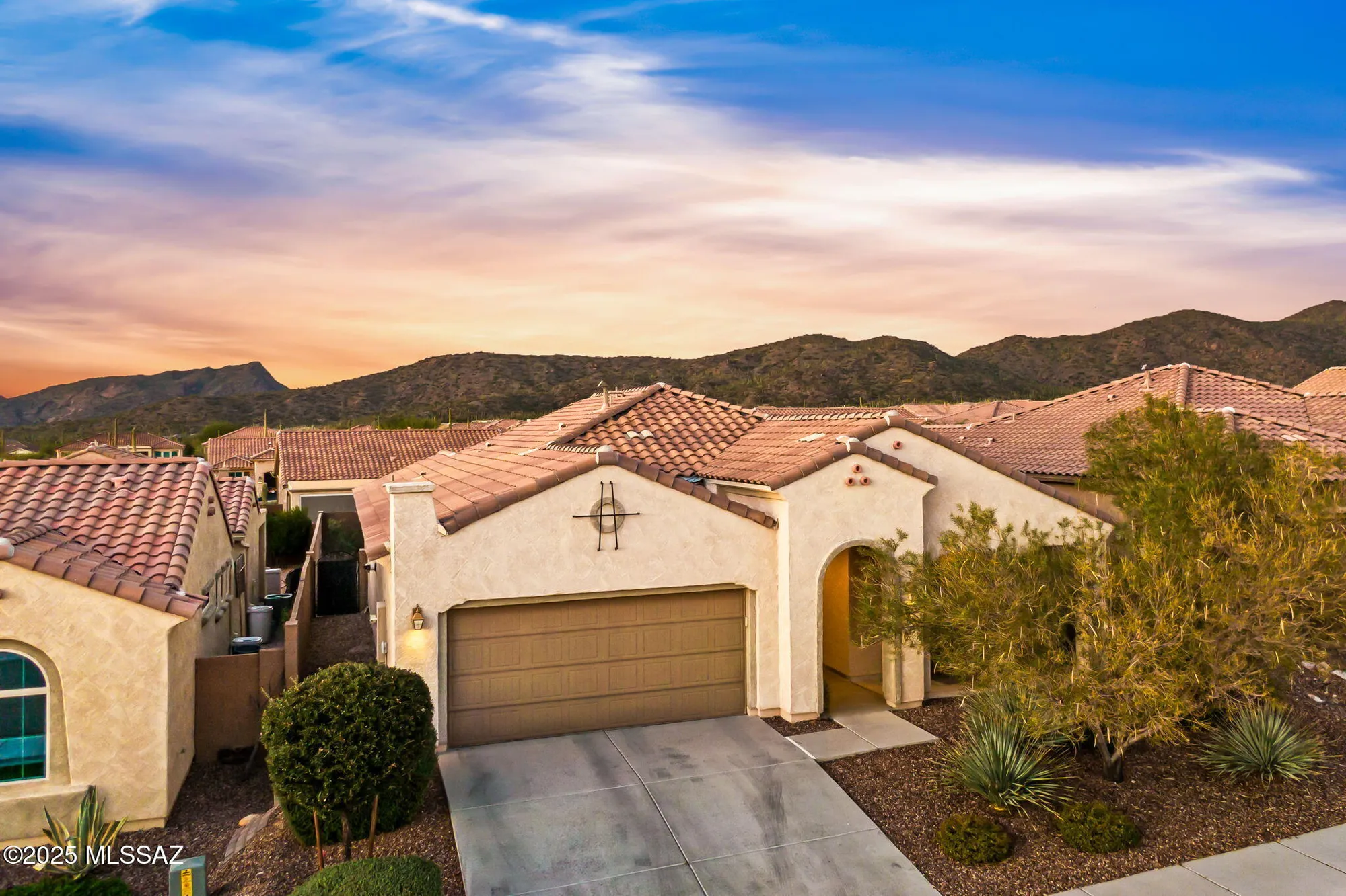 Property Slideshow image 3 of 51 | 7084 w cliff spring trl, Marana, AZ, 85658