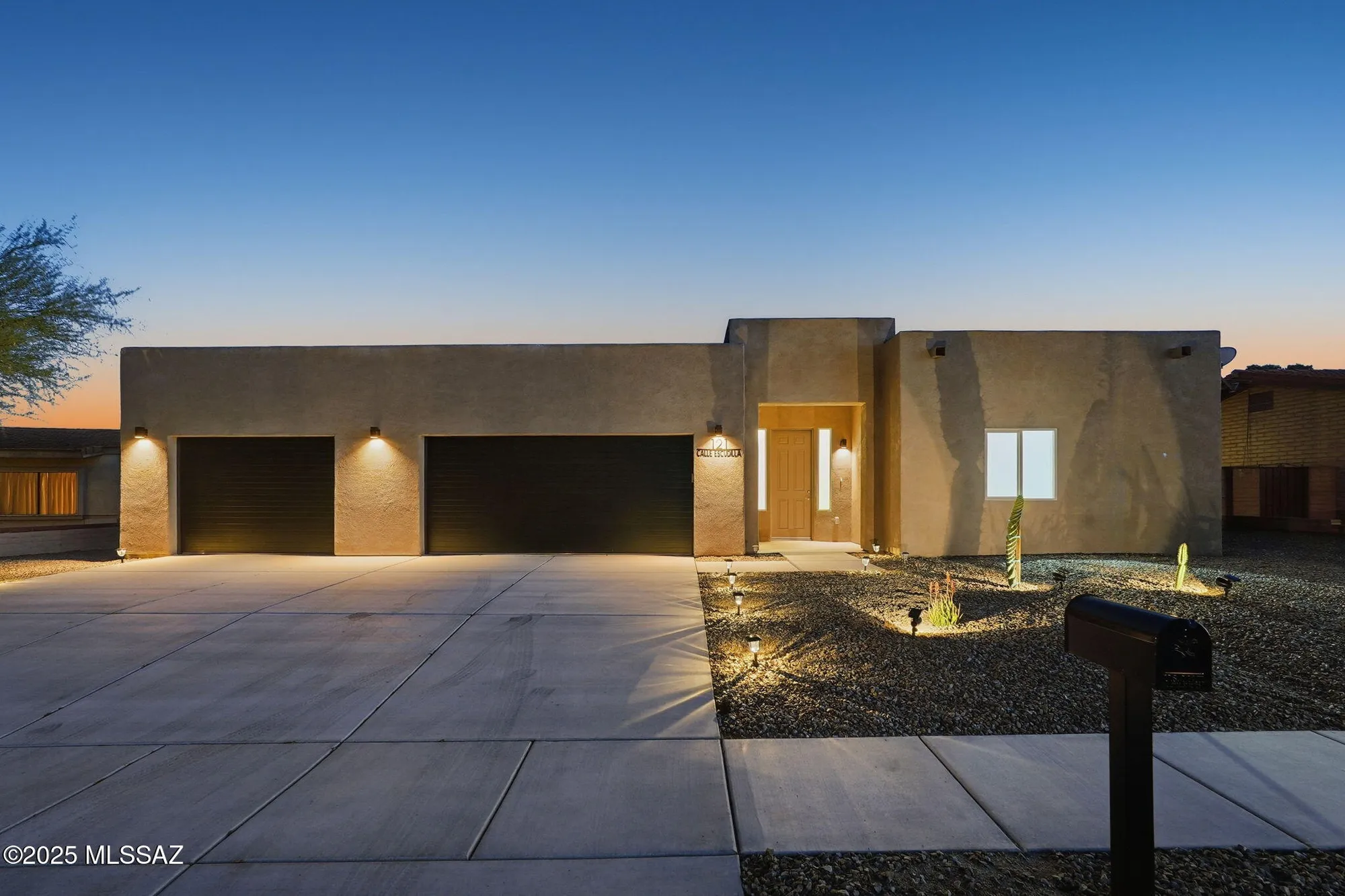 Property Slideshow image 1 of 50 | 121 w calle escudilla, Green Valley, AZ, 85614