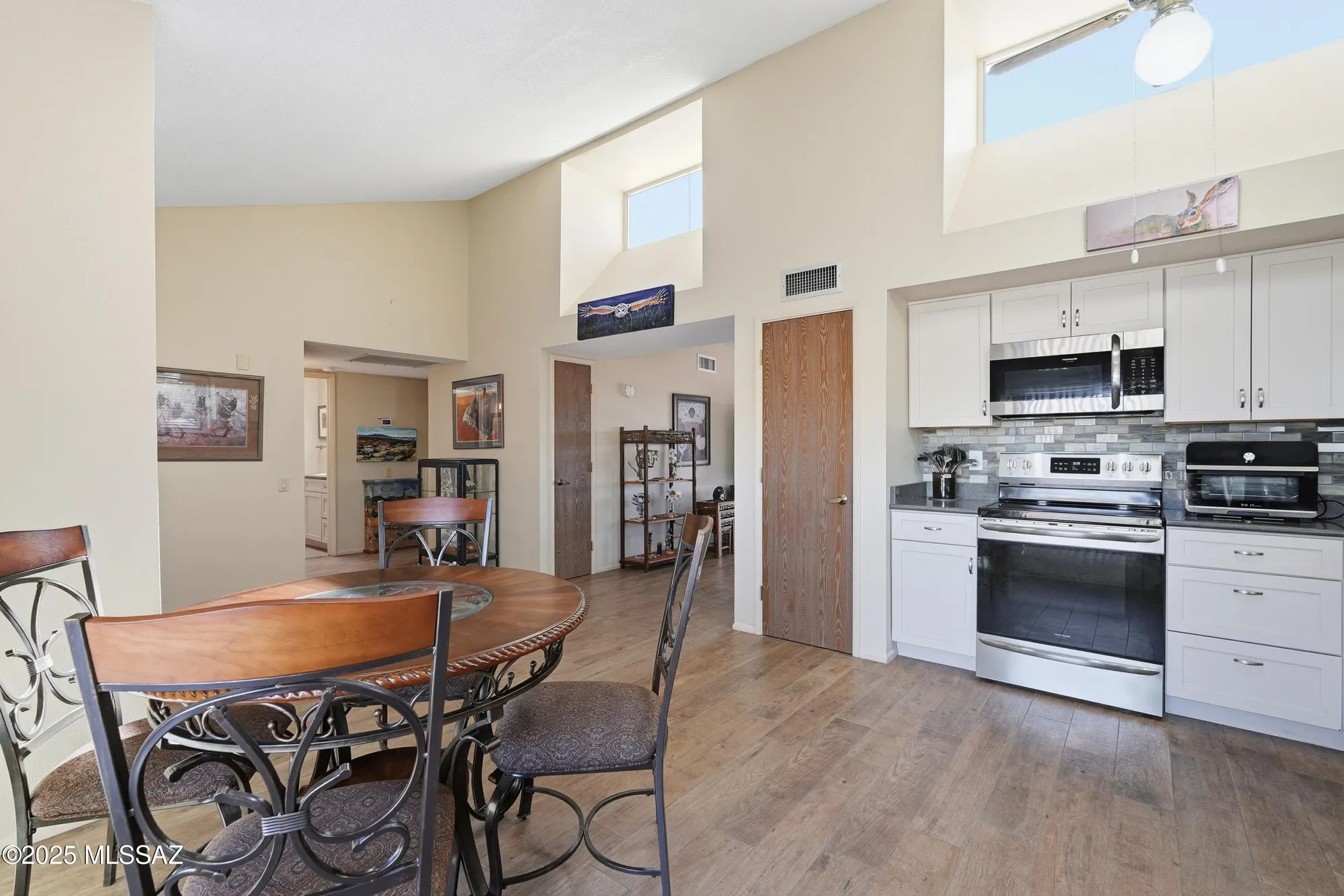Property Slideshow image 9 of 34 | 1571 w via de roma, Green Valley, AZ, 85622