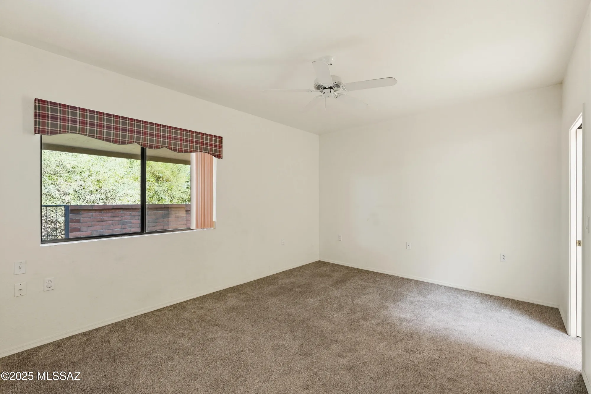 Property Slideshow image 15 of 42 | 988 w calle de emilia, Green Valley, AZ, 85614