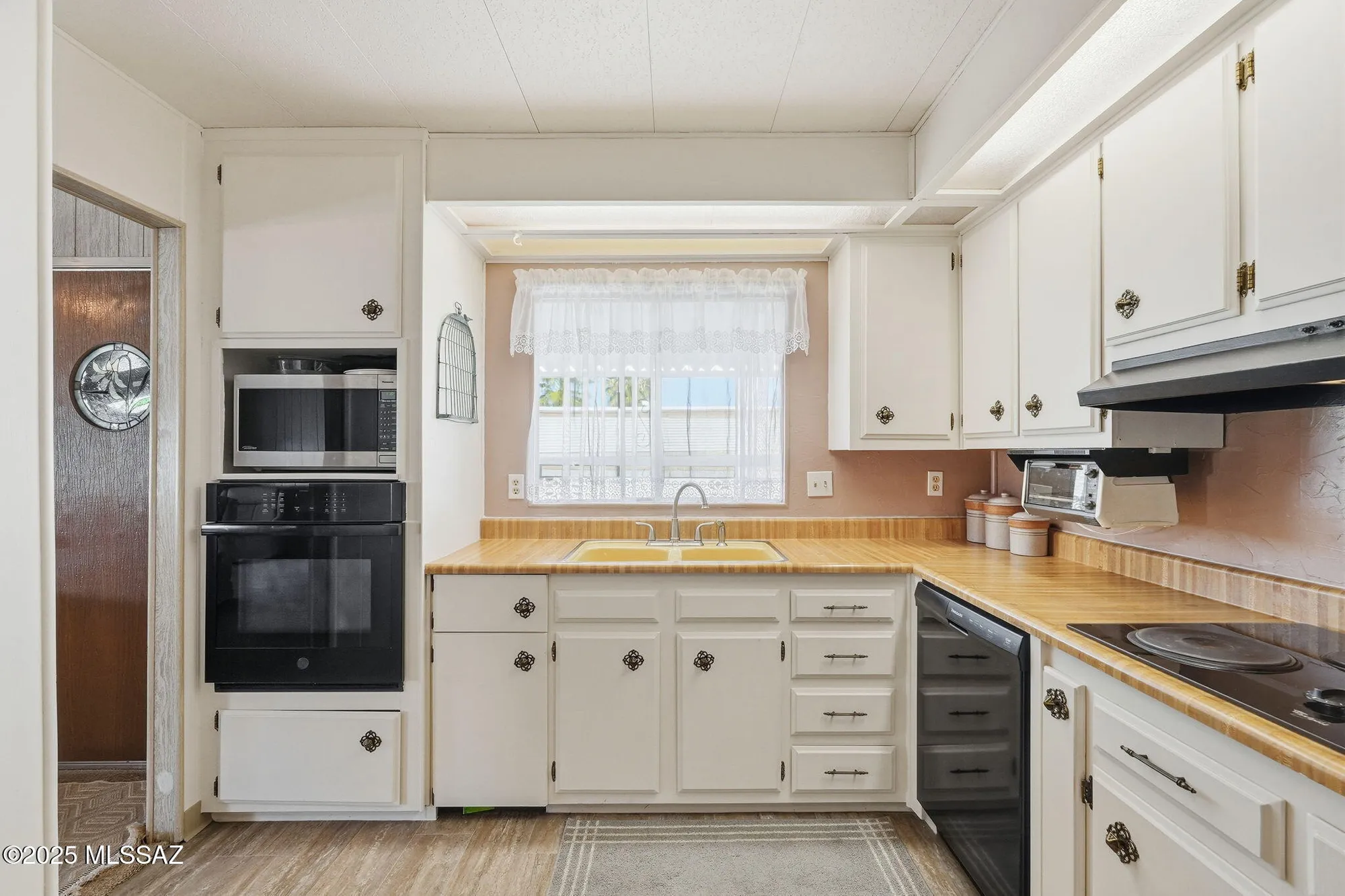 Property Slideshow image 9 of 34 | 167 w cedro dr, Green Valley, AZ, 85614