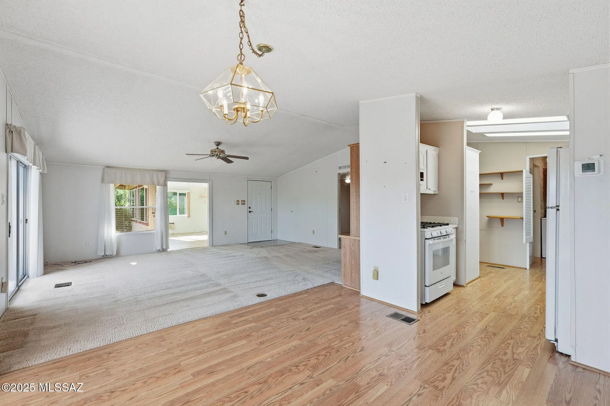 Property Slideshow image 5 of 35 | 155 w pinon dr, Green Valley, AZ, 85614