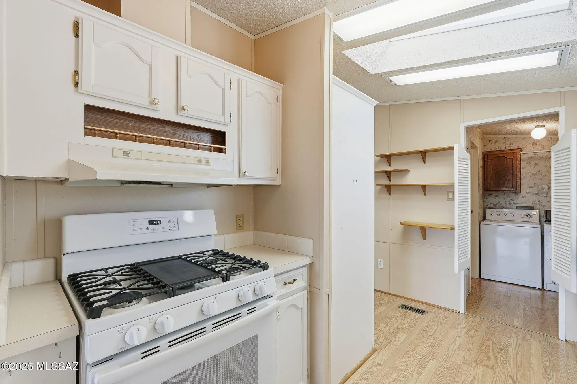 Property Slideshow image 9 of 35 | 155 w pinon dr, Green Valley, AZ, 85614