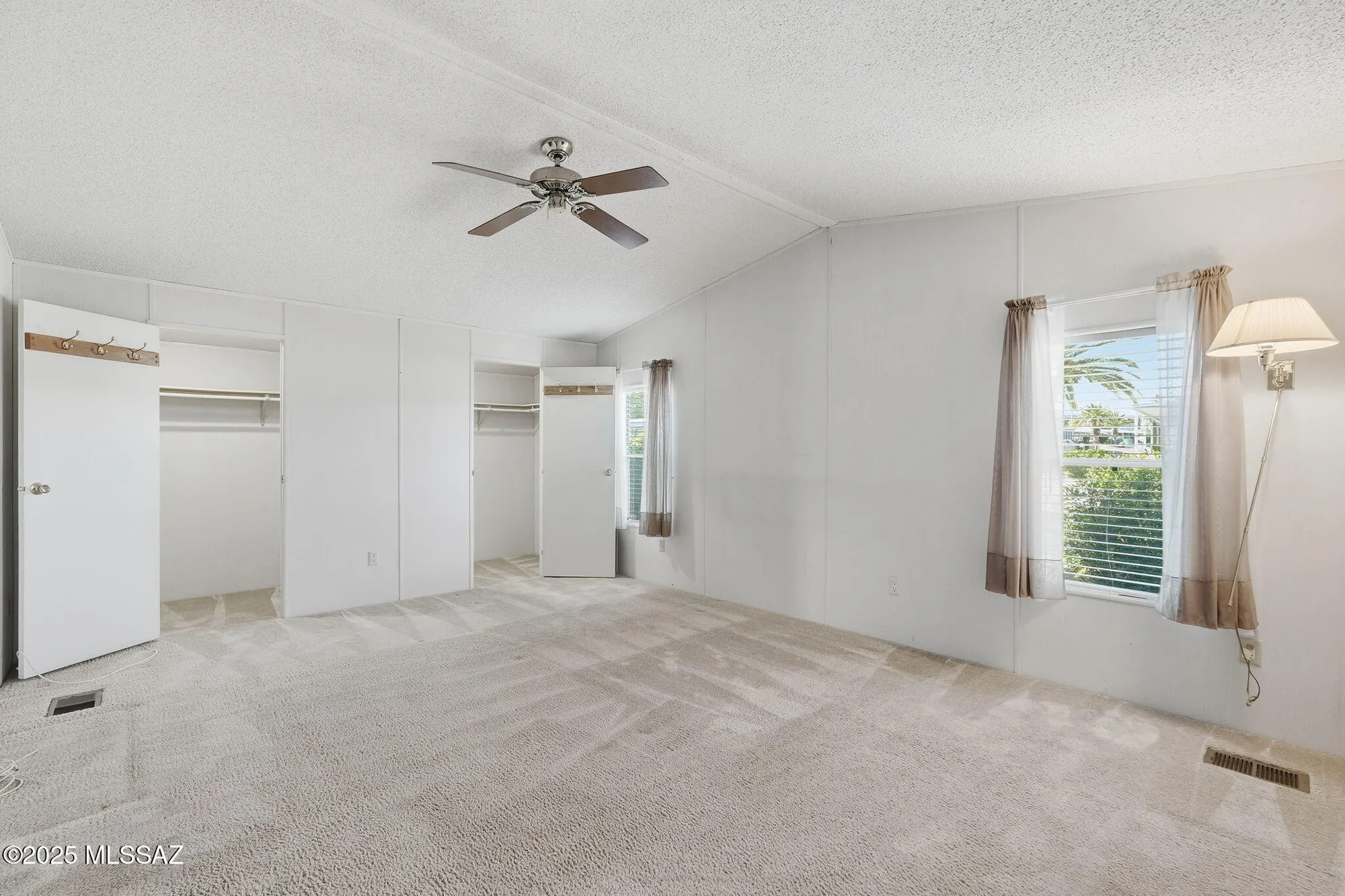 Property Slideshow image 16 of 35 | 155 w pinon dr, Green Valley, AZ, 85614