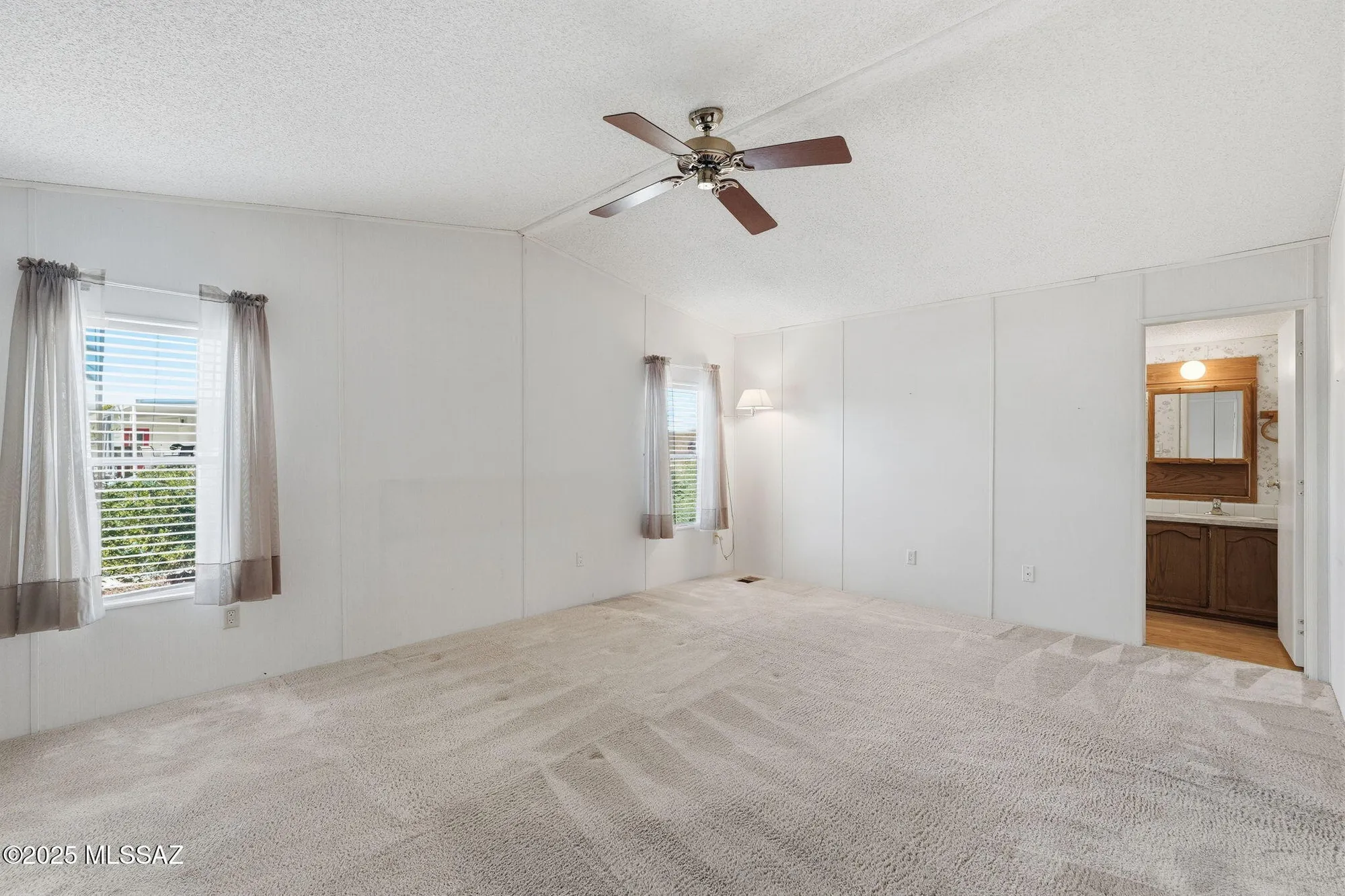 Property Slideshow image 17 of 35 | 155 w pinon dr, Green Valley, AZ, 85614