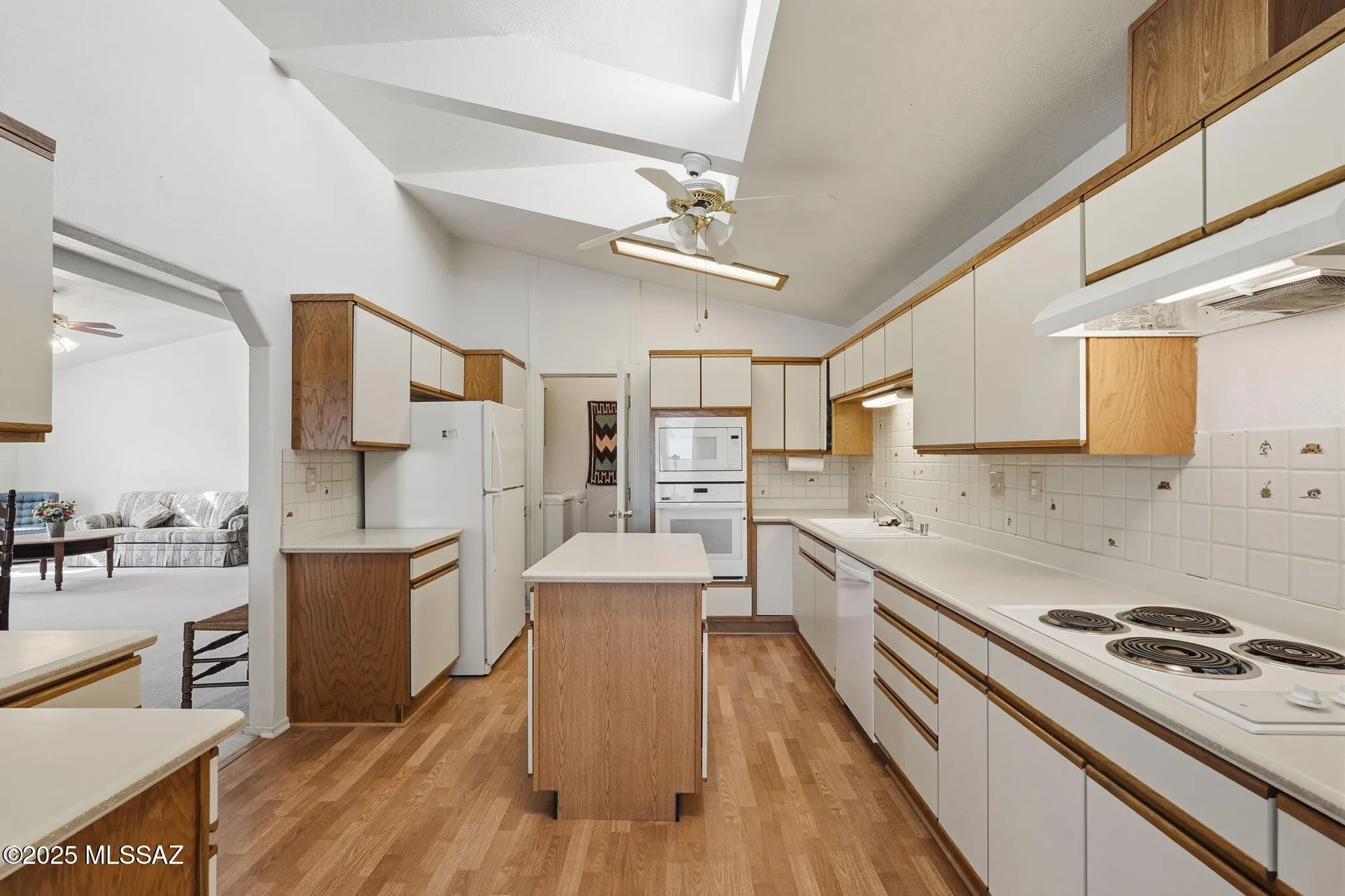 Property Slideshow image 8 of 37 | 150 w rosa dr, Green Valley, AZ, 85614