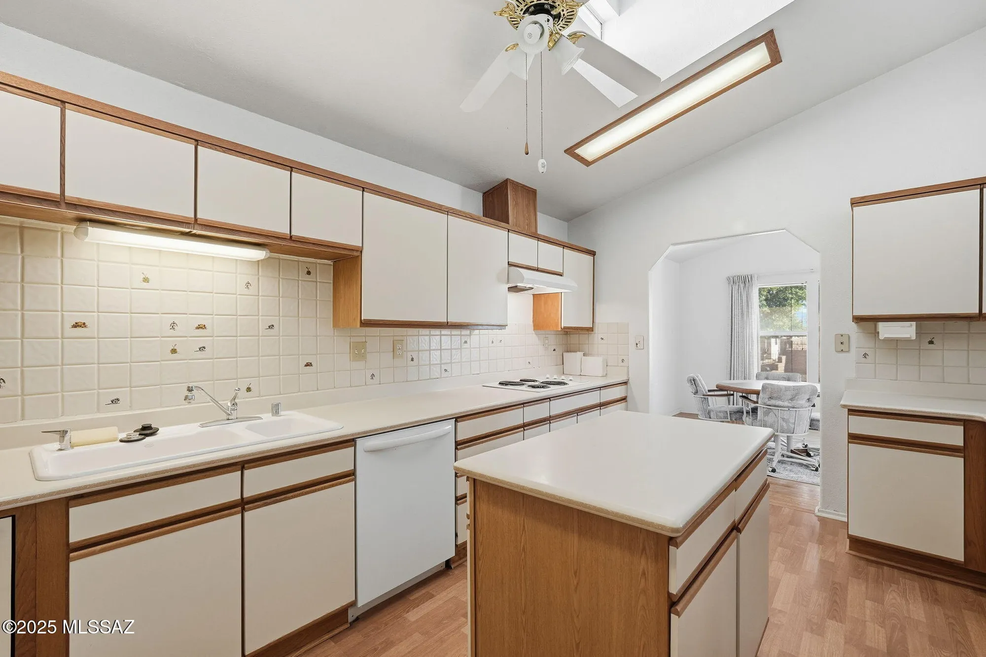 Property Slideshow image 9 of 37 | 150 w rosa dr, Green Valley, AZ, 85614