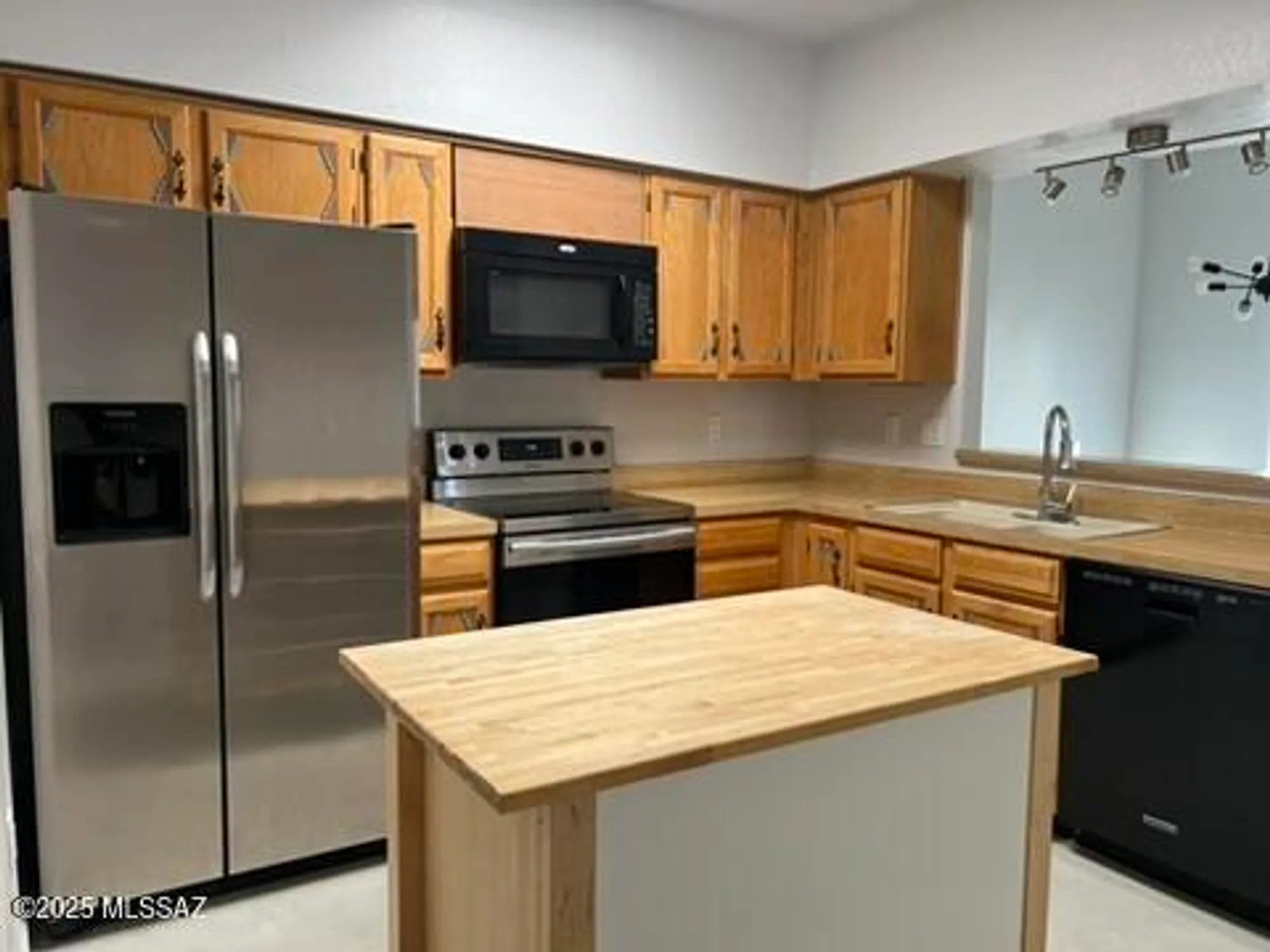 Property Slideshow image 8 of 27 | 1400 w placita apache, Green Valley, AZ, 85622