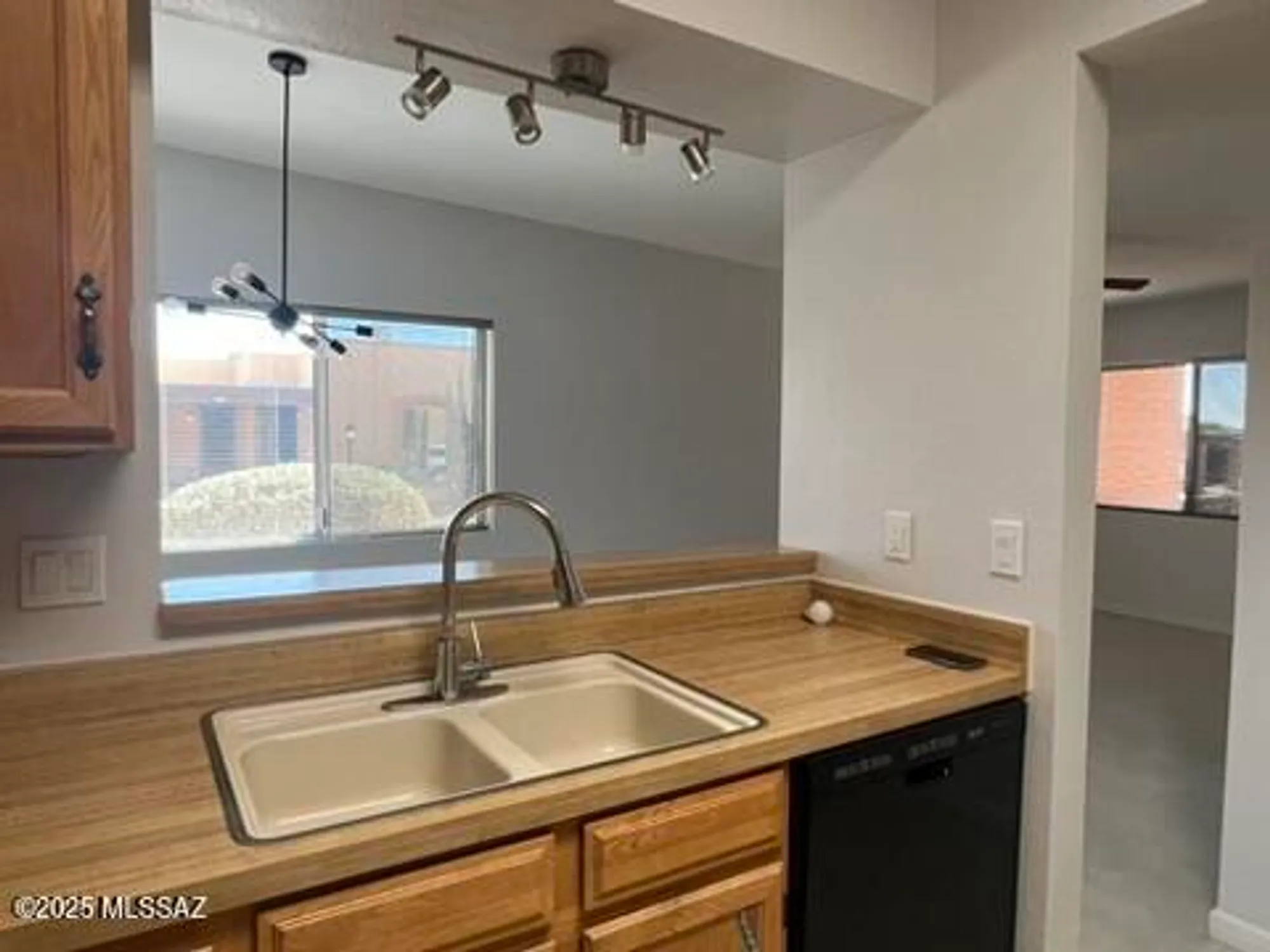 Property Slideshow image 6 of 27 | 1400 w placita apache, Green Valley, AZ, 85622