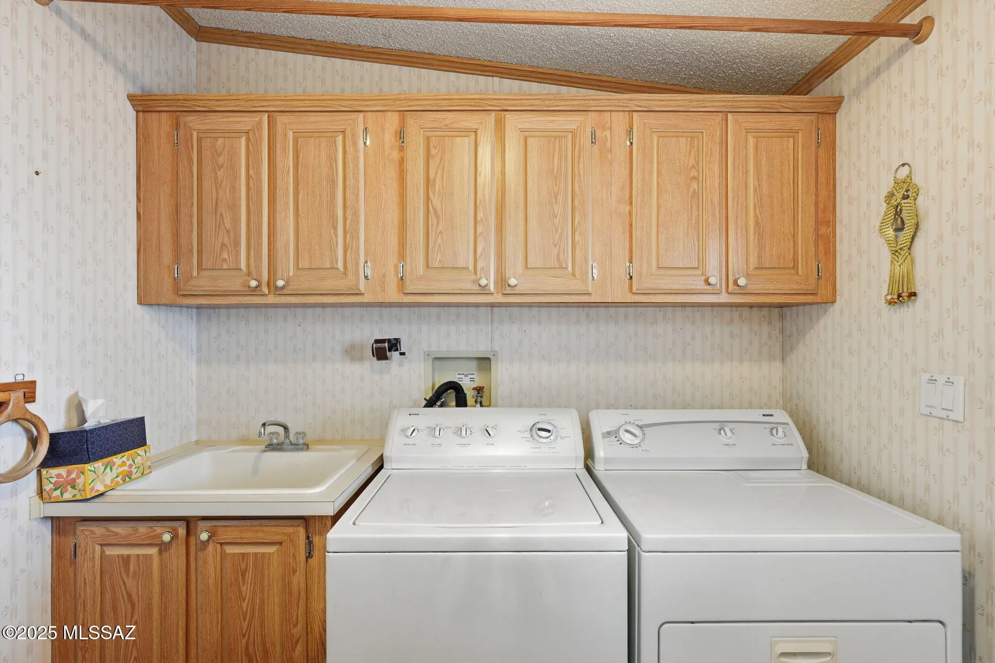 Property Slideshow image 9 of 37 | 1710 n la canoa, Green Valley, AZ, 85614