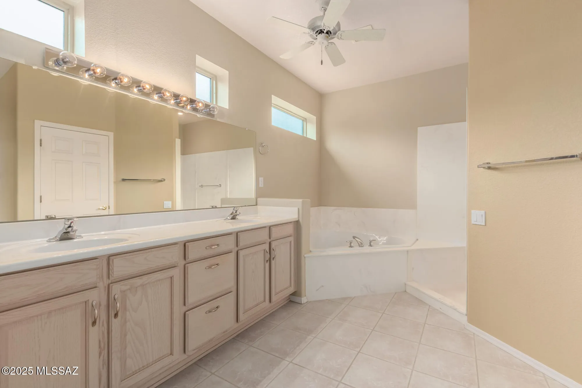Property Slideshow image 13 of 24 | 4673 s golden arrow dr, Green Valley, AZ, 85622