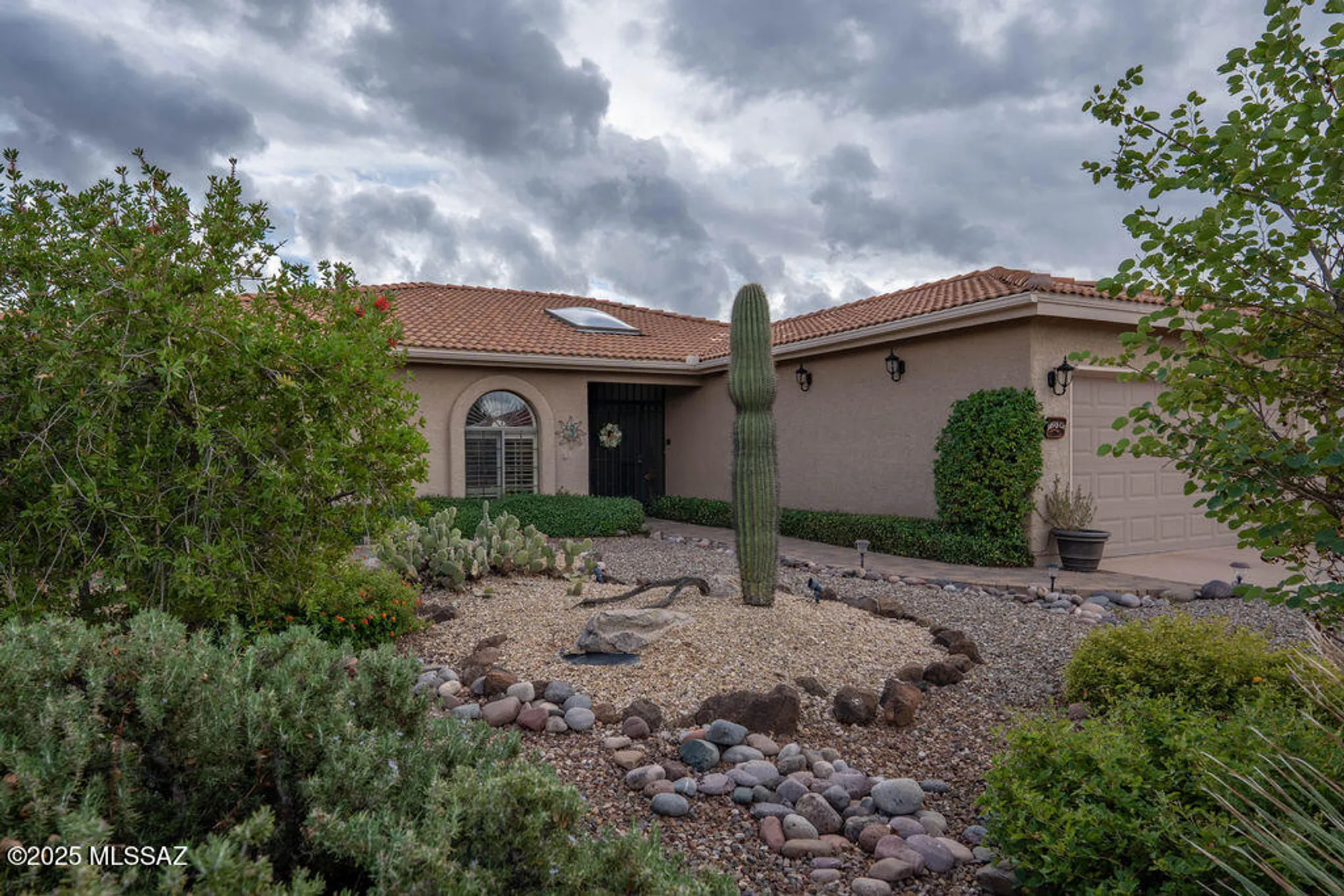 Property Slideshow image 2 of 21 | 37341 s blackfoot dr, Saddlebrooke, AZ, 85739