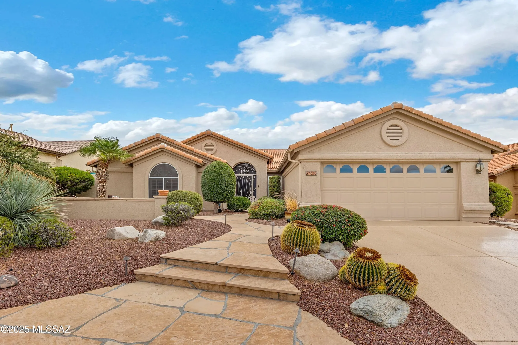 Property Slideshow image 1 of 44 | 37613 s canyon side dr, Saddlebrooke, AZ, 85739