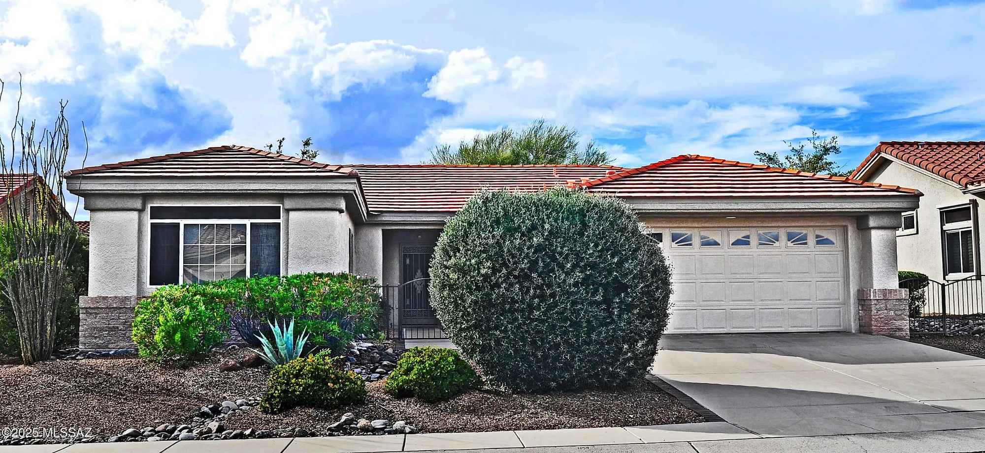 Property Slideshow image 1 of 44 | 14035 n biltmore dr, Oro Valley, AZ, 85755