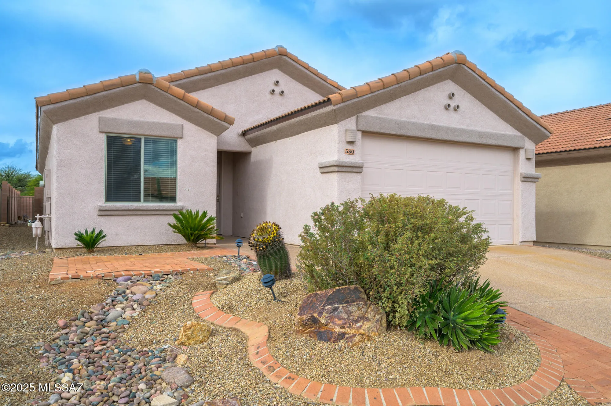 Property Slideshow image 2 of 33 | 530 w royal troon pl, Green Valley, AZ, 85614
