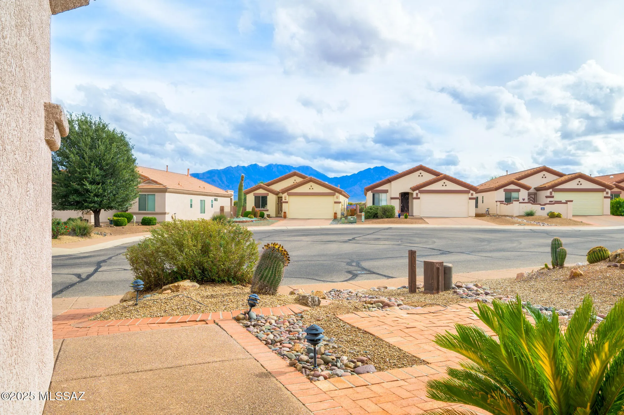 Property Slideshow image 3 of 33 | 530 w royal troon pl, Green Valley, AZ, 85614