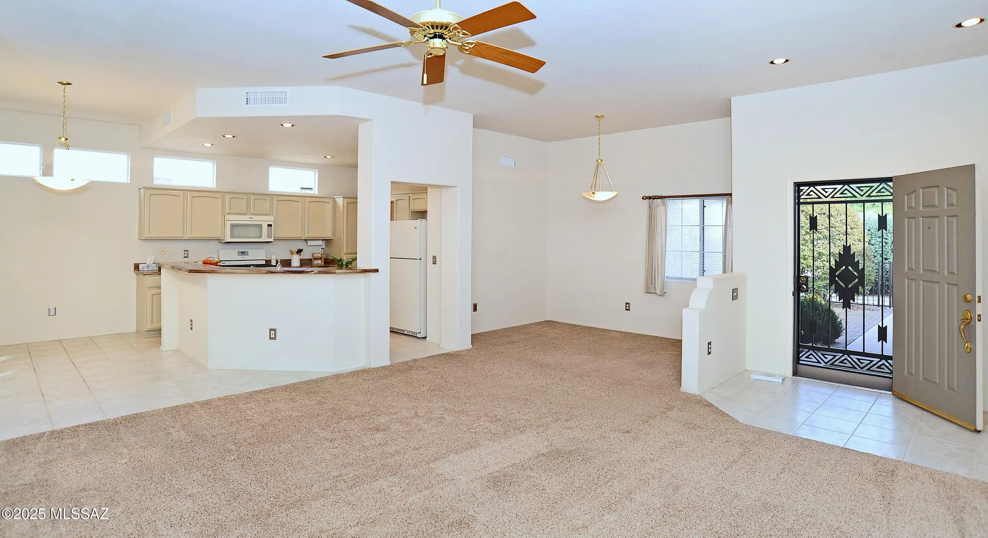 Property Slideshow image 3 of 44 | 14035 n biltmore dr, Oro Valley, AZ, 85755