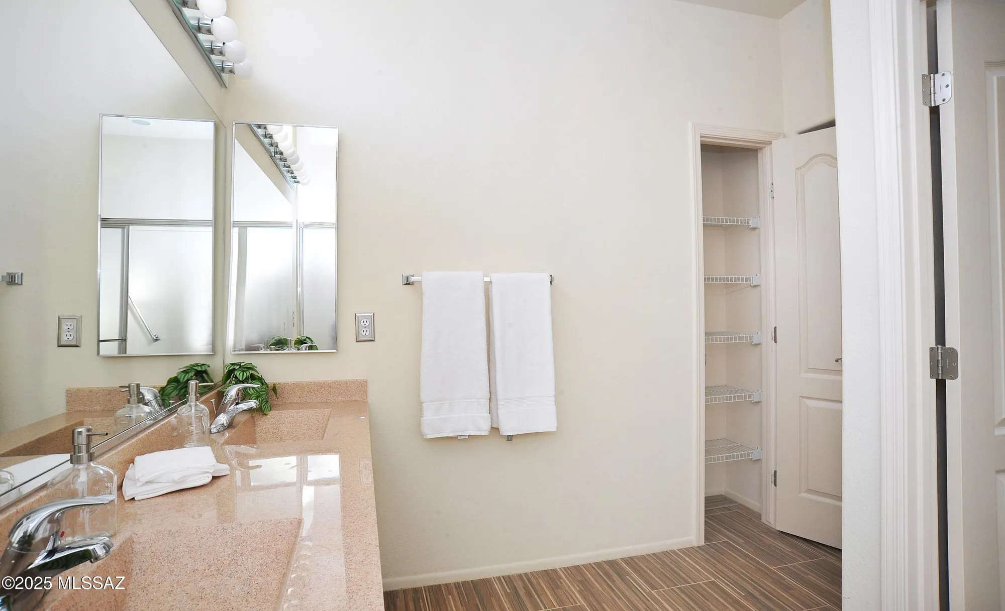 Property Slideshow image 19 of 44 | 14035 n biltmore dr, Oro Valley, AZ, 85755