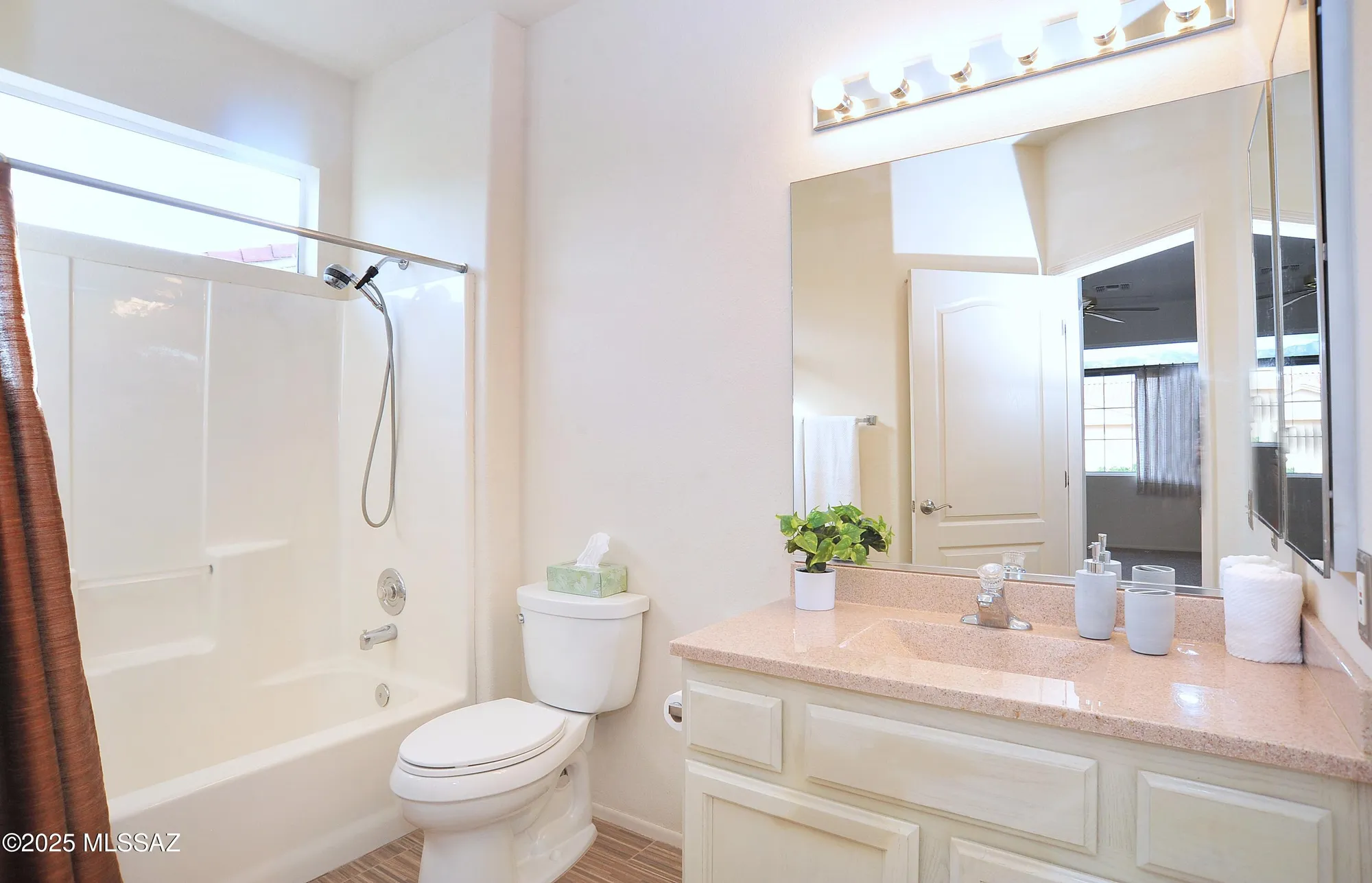 Property Slideshow image 30 of 44 | 14035 n biltmore dr, Oro Valley, AZ, 85755