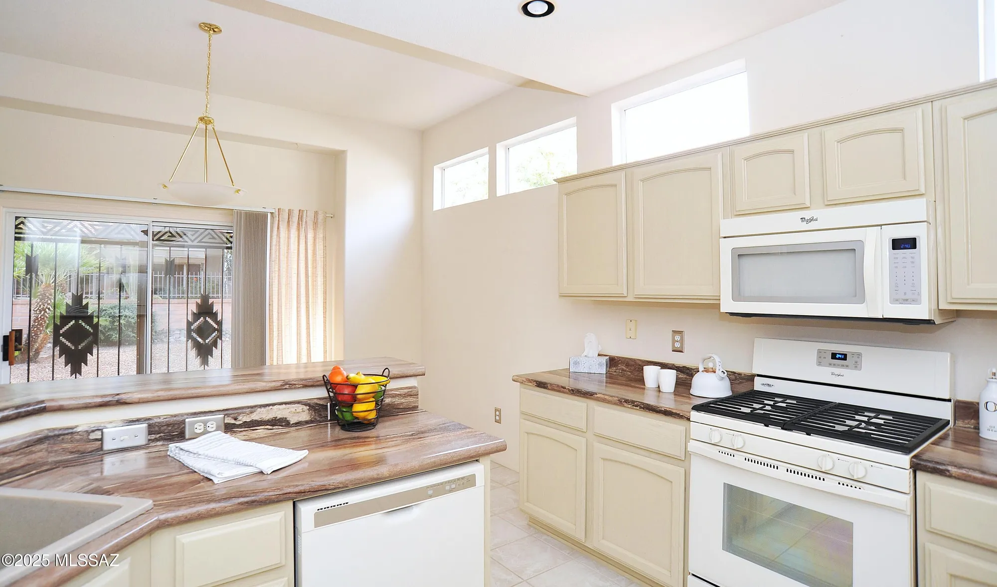 Property Slideshow image 12 of 44 | 14035 n biltmore dr, Oro Valley, AZ, 85755