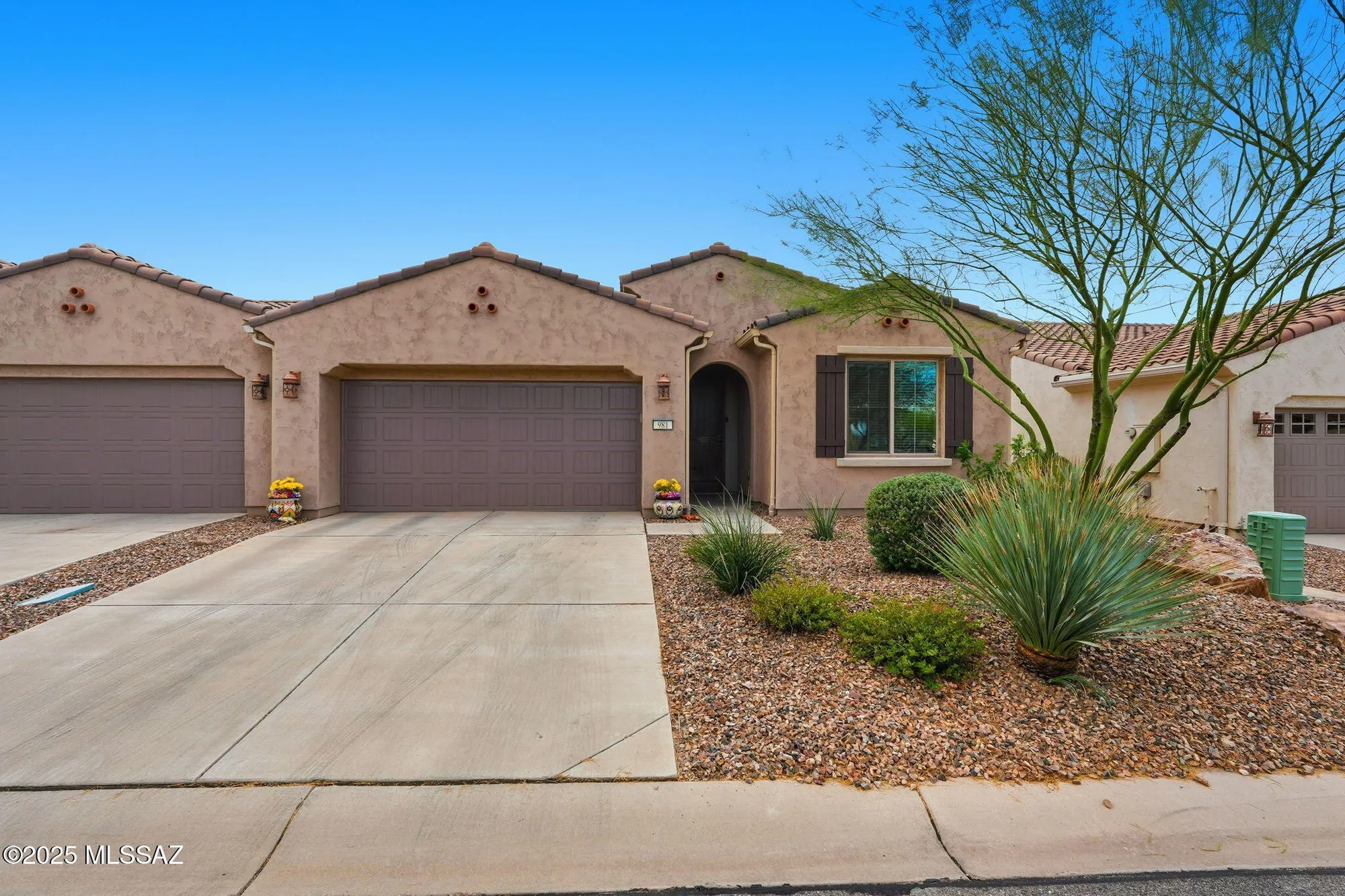Property Slideshow image 1 of 48 | 981 n broken hills dr, Green Valley, AZ, 85614