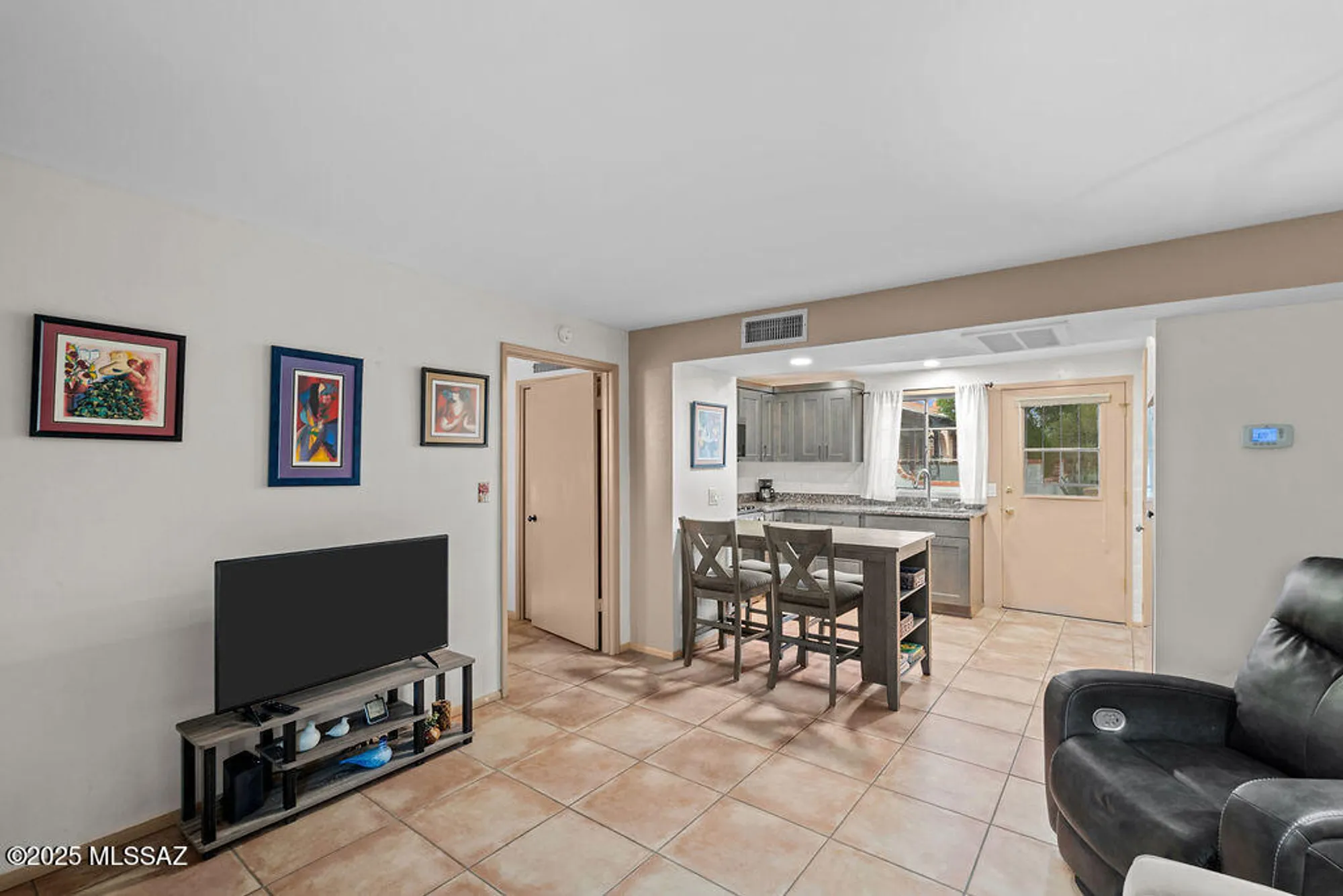 Property Slideshow image 8 of 24 | 136 w camino alameda b, Green Valley, AZ, 85614