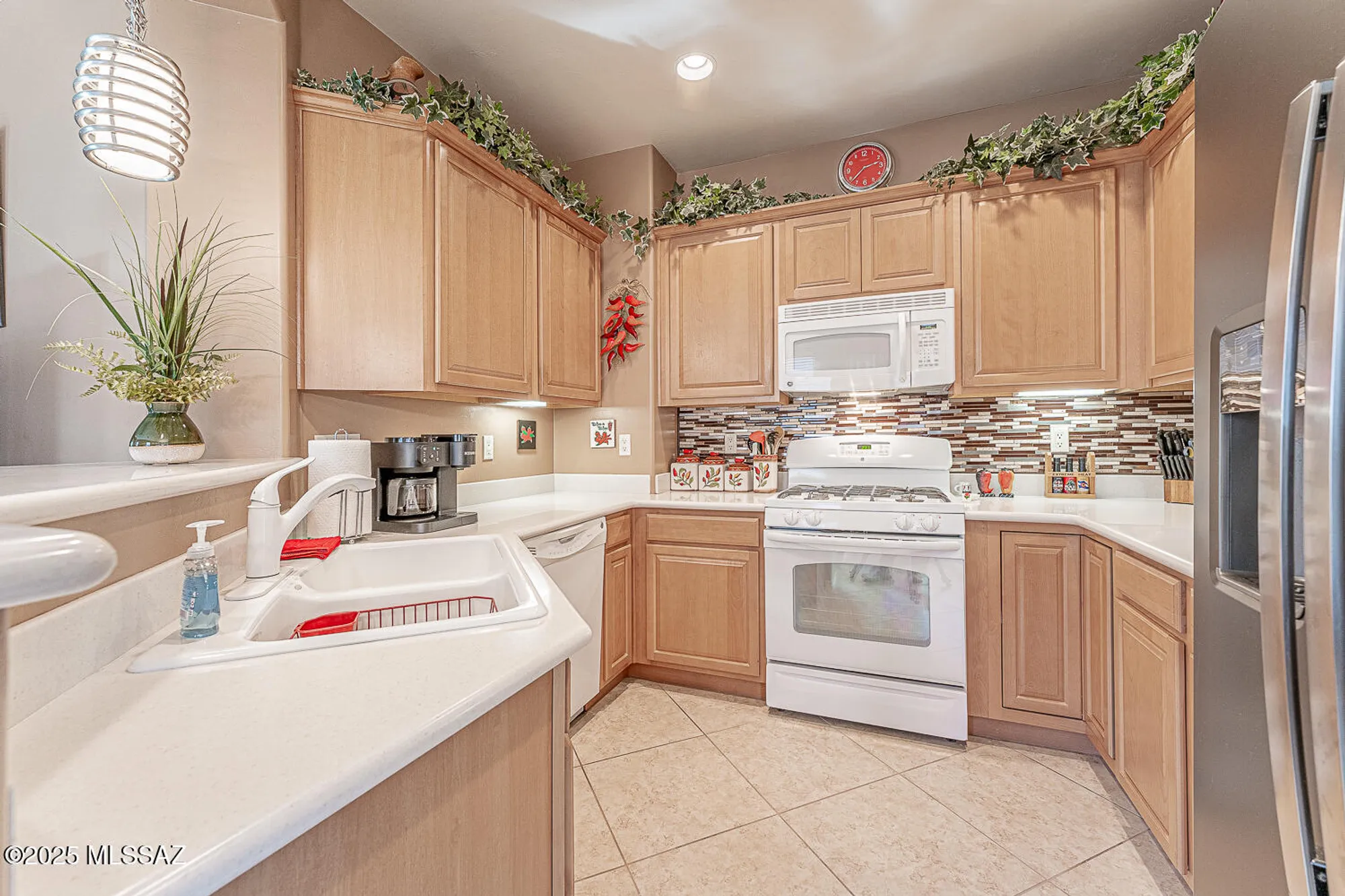 Property Slideshow image 11 of 49 | 570 n tunitcha dr, Green Valley, AZ, 85614