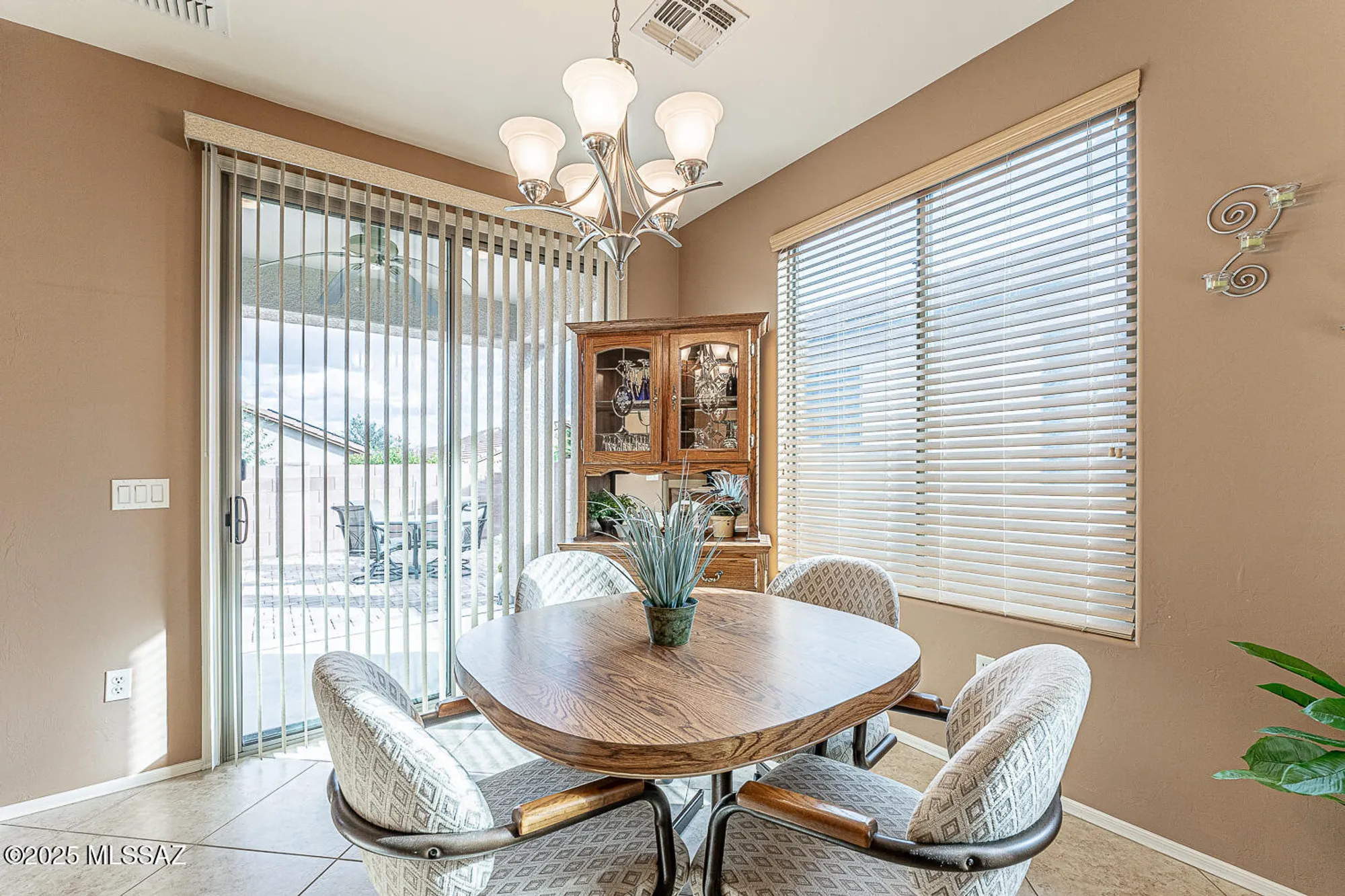 Property Slideshow image 13 of 49 | 570 n tunitcha dr, Green Valley, AZ, 85614