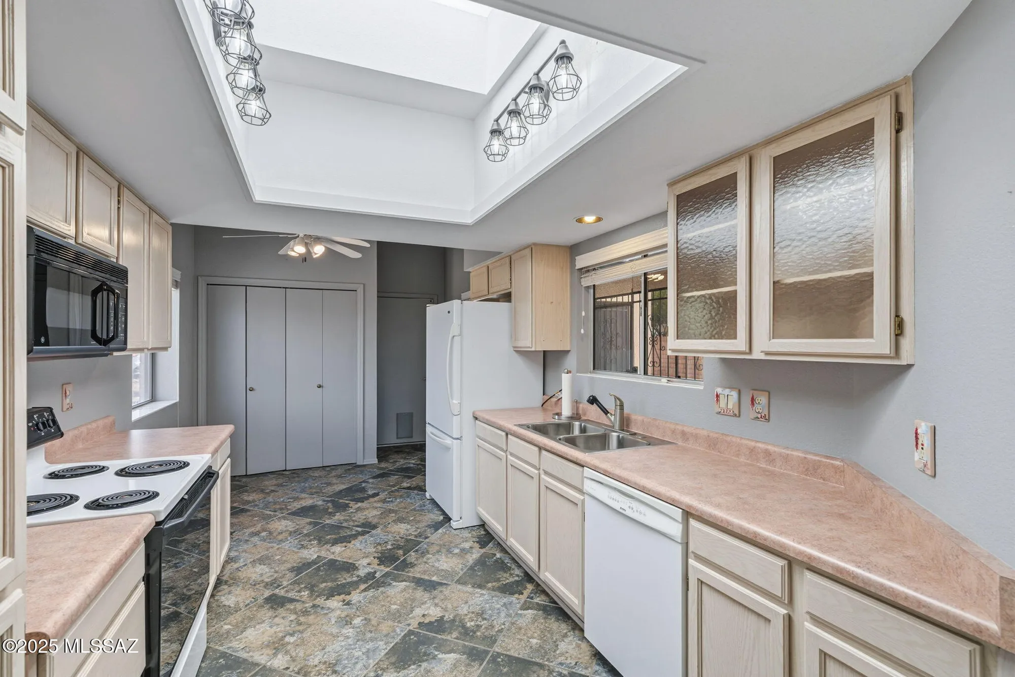 Property Slideshow image 17 of 38 | 934 w via del pardillo, Green Valley, AZ, 85622