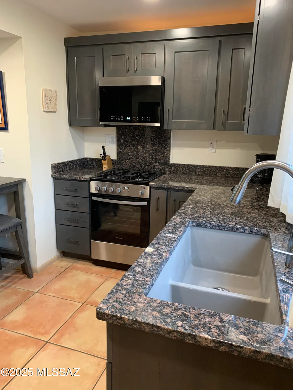 Property Slideshow image 12 of 24 | 136 w camino alameda b, Green Valley, AZ, 85614