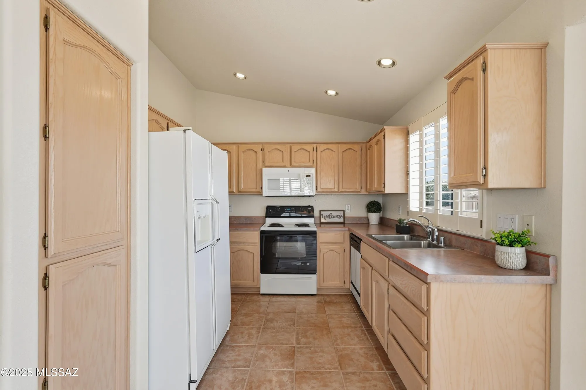 Property Slideshow image 15 of 34 | 36394 s rock crest dr, Tucson, AZ, 85739