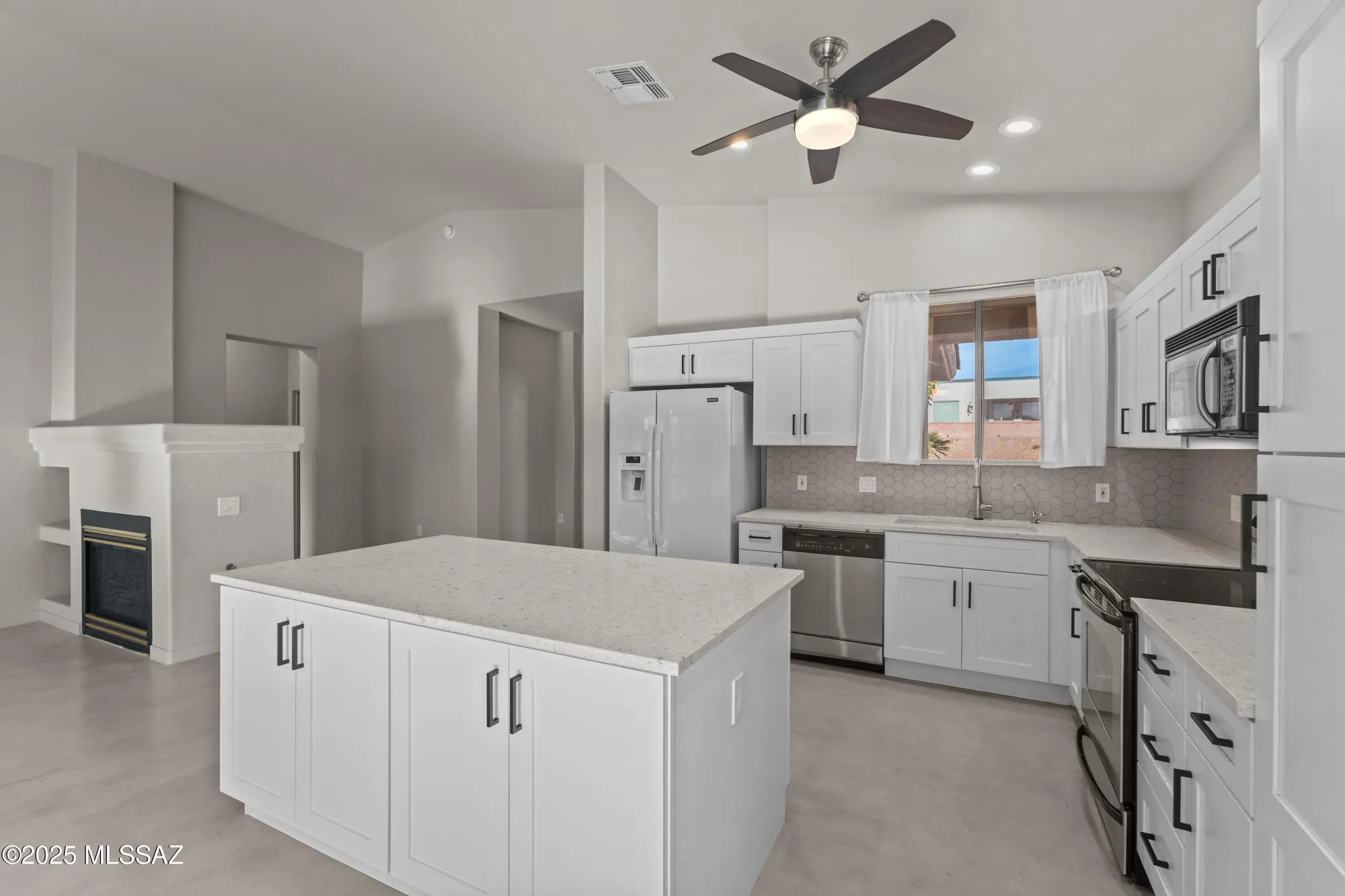 Property Slideshow image 7 of 48 | 4687 s holly rose dr, Green Valley, AZ, 85622