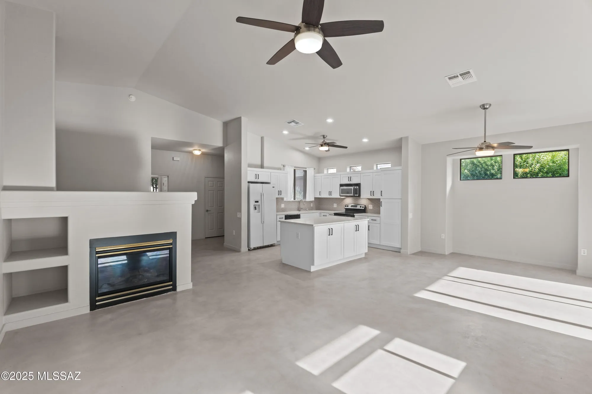 Property Slideshow image 5 of 48 | 4687 s holly rose dr, Green Valley, AZ, 85622